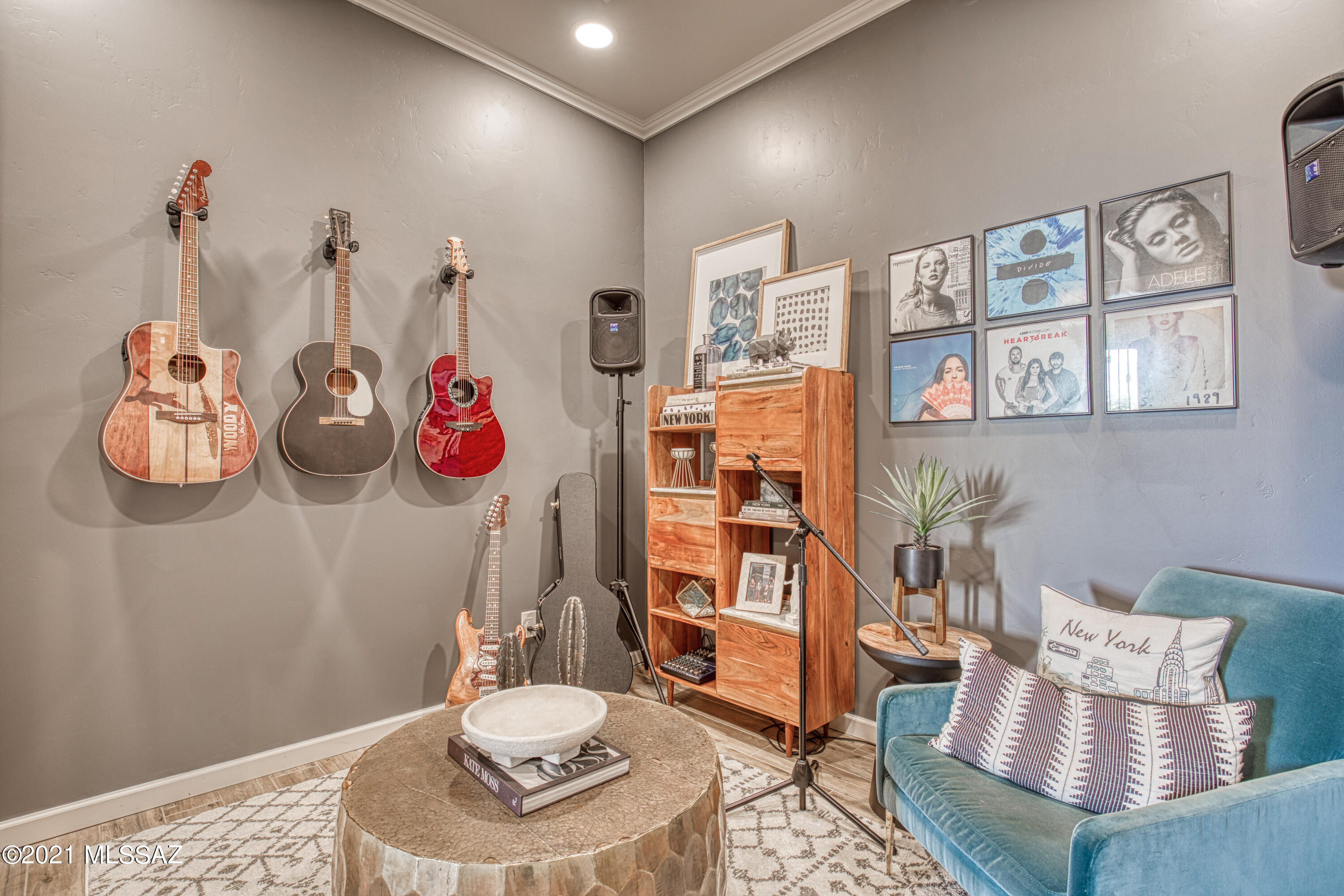 2756 N Megafauna Court