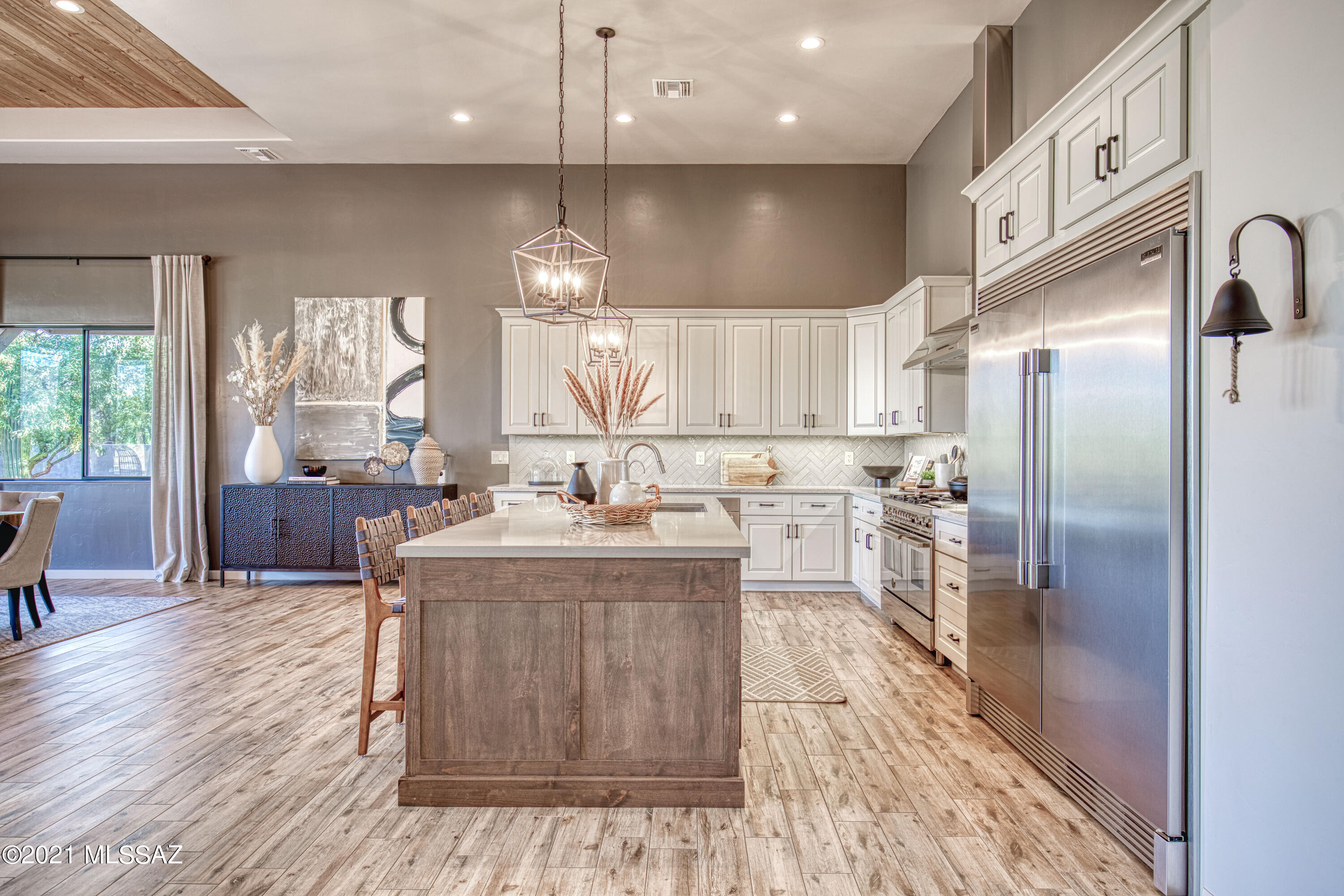 2756 N Megafauna Court