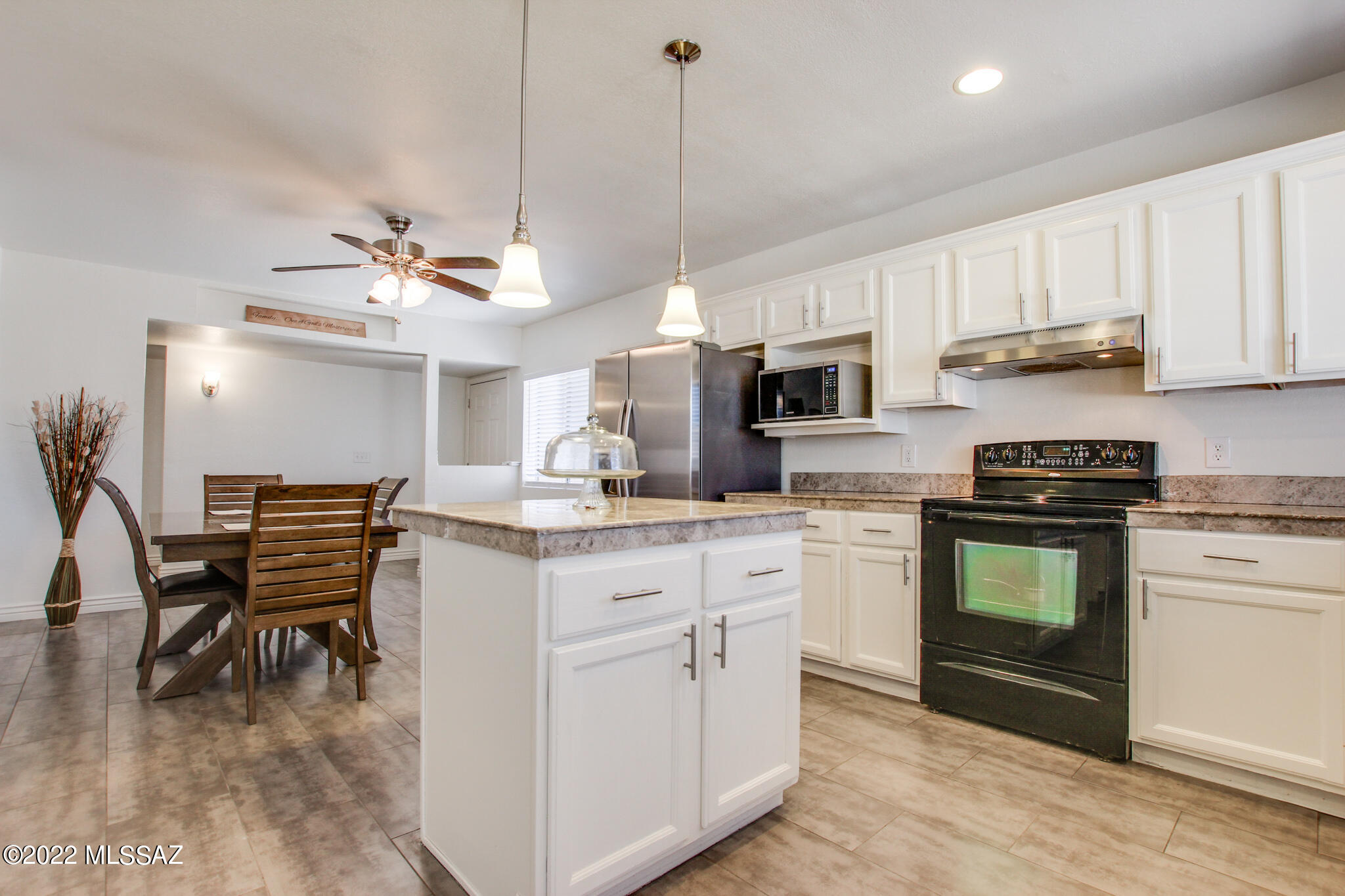 2940 W Calle Pajarito