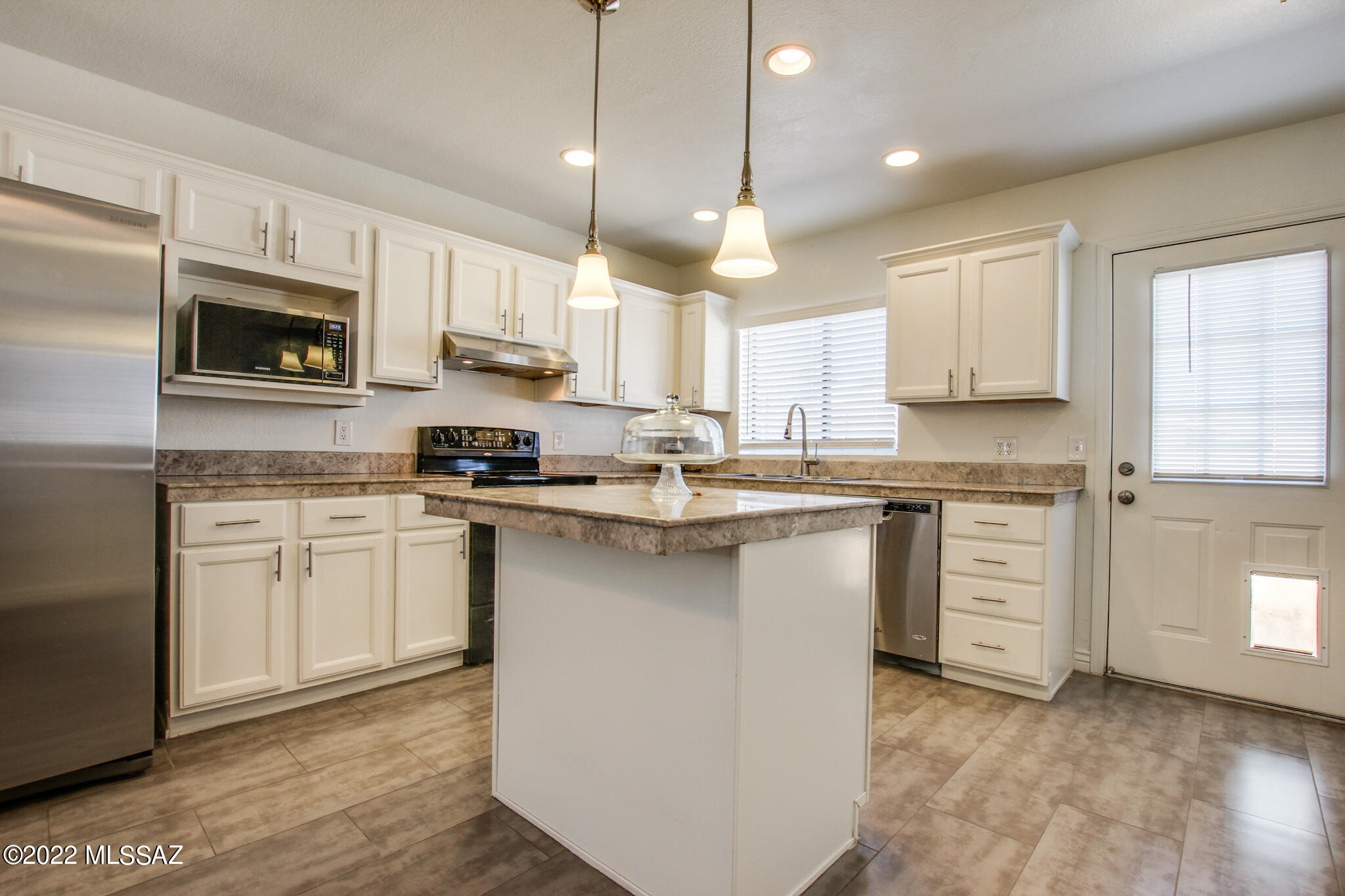 2940 W Calle Pajarito