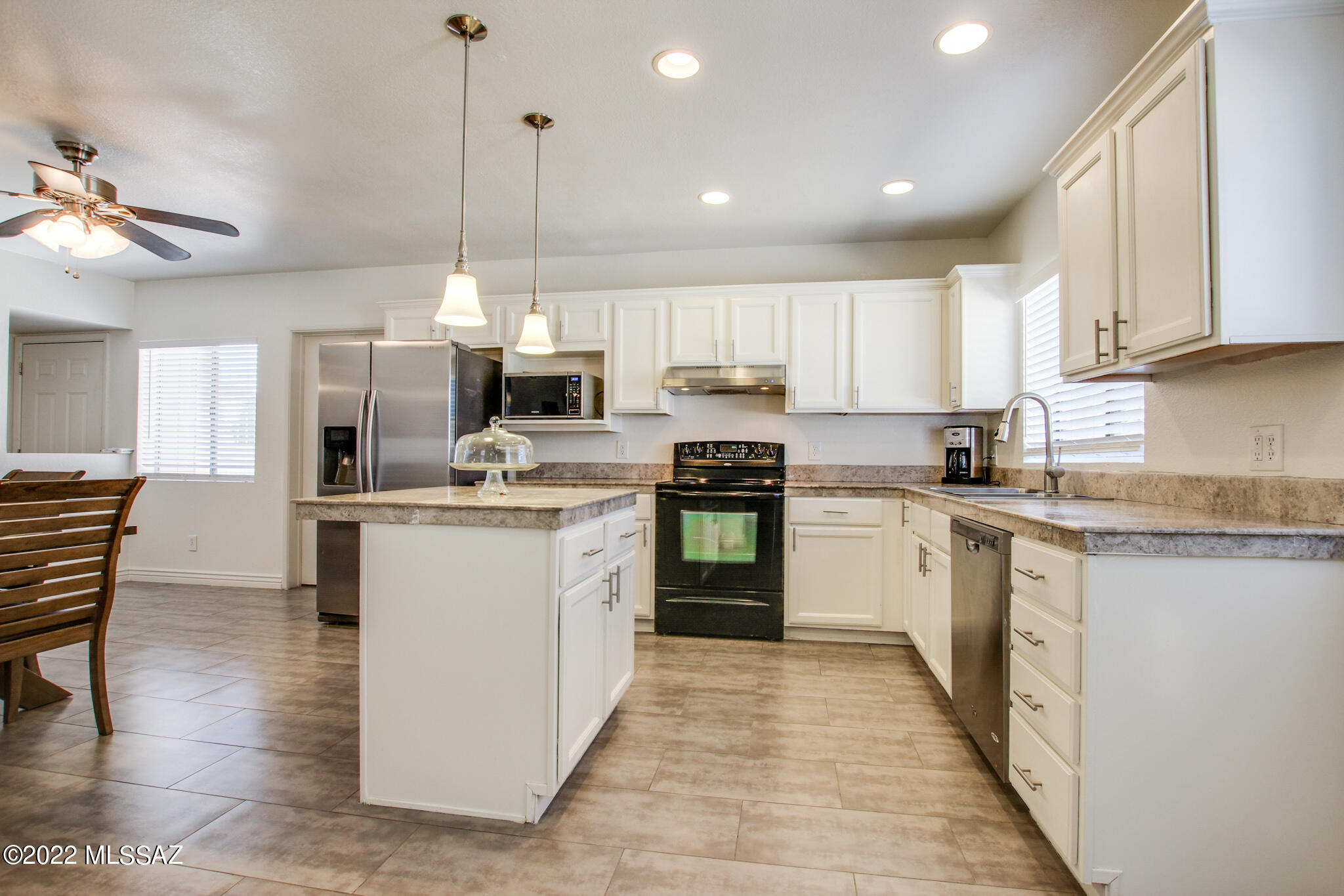 2940 W Calle Pajarito