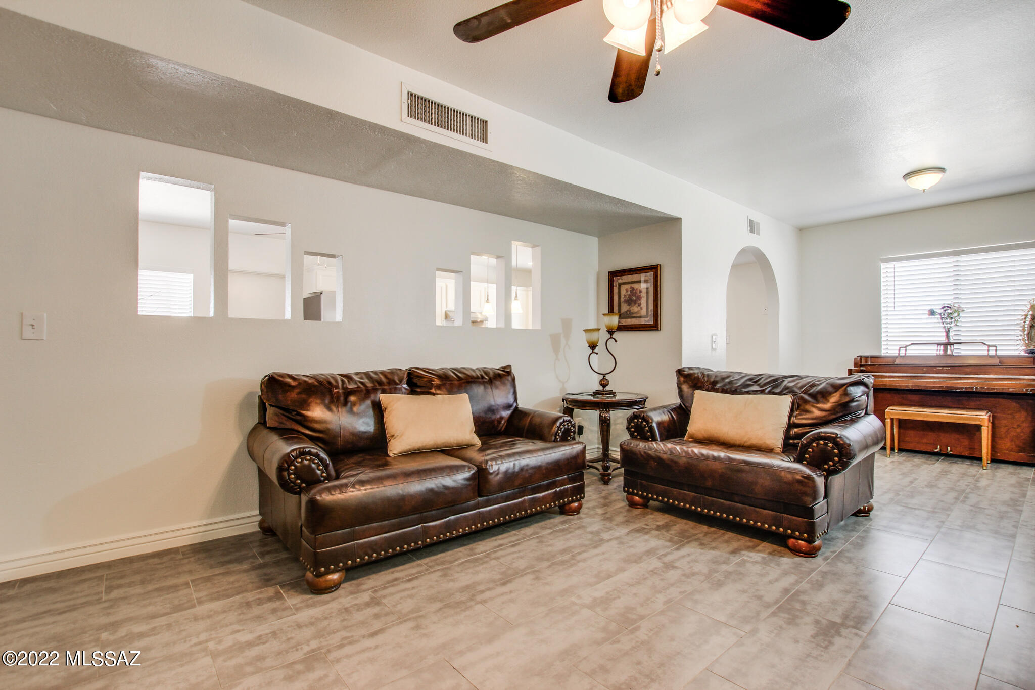 2940 W Calle Pajarito