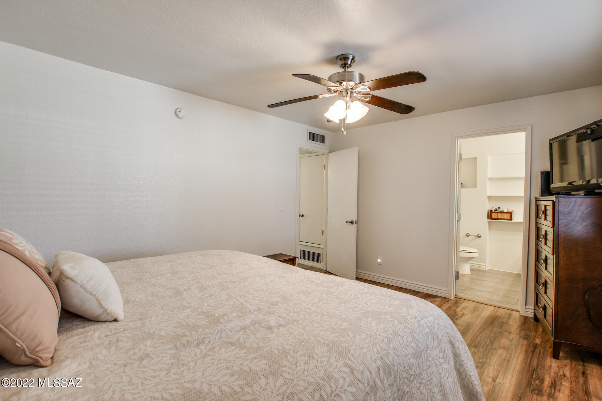 2940 W Calle Pajarito