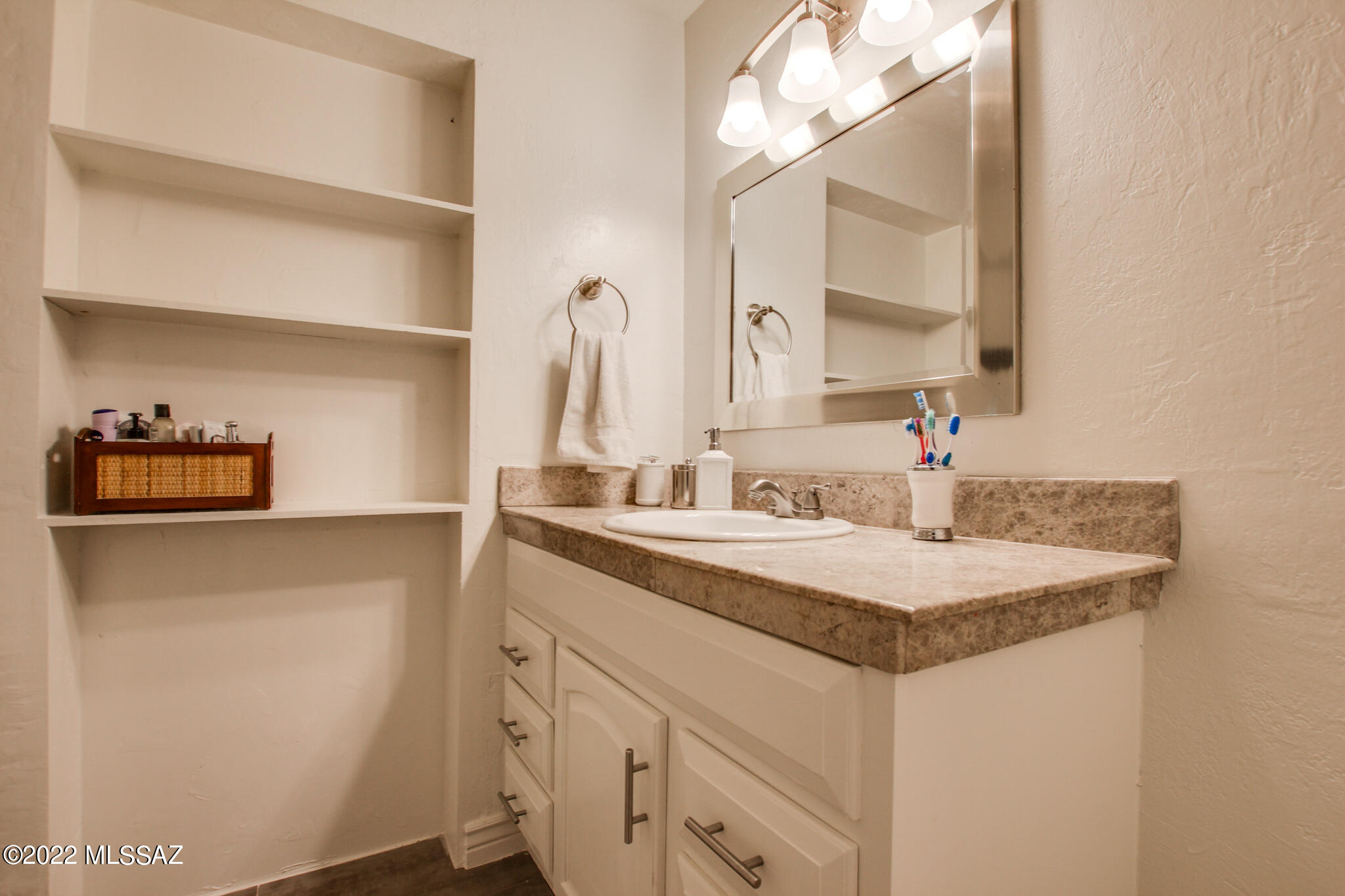 2940 W Calle Pajarito