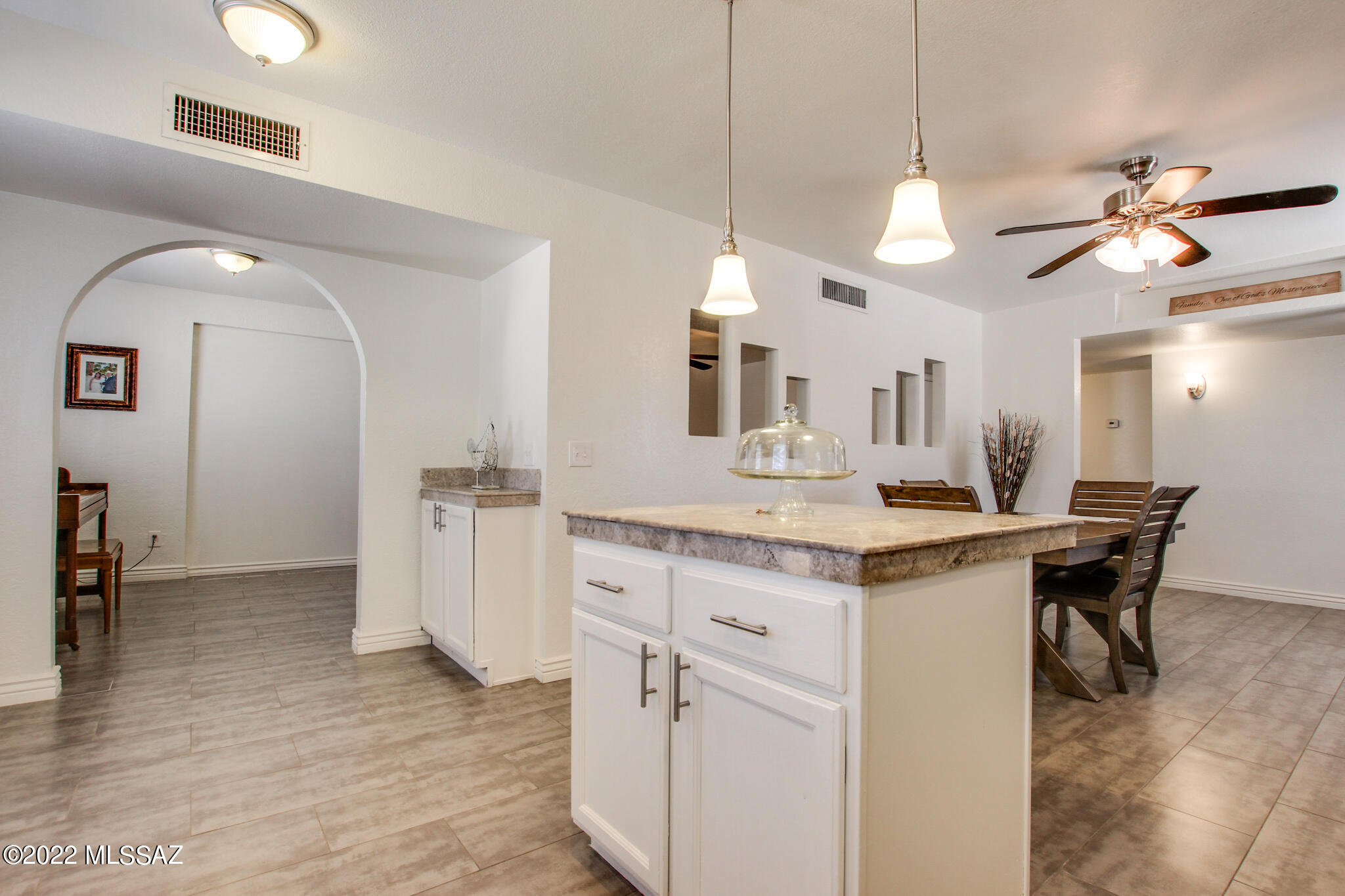 2940 W Calle Pajarito