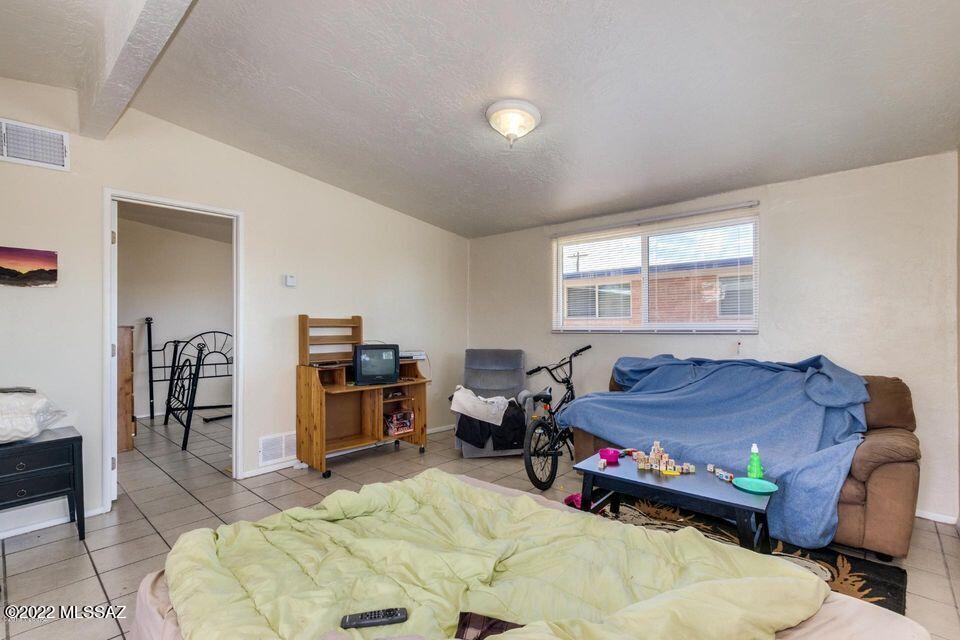 1310 N Venice Avenue