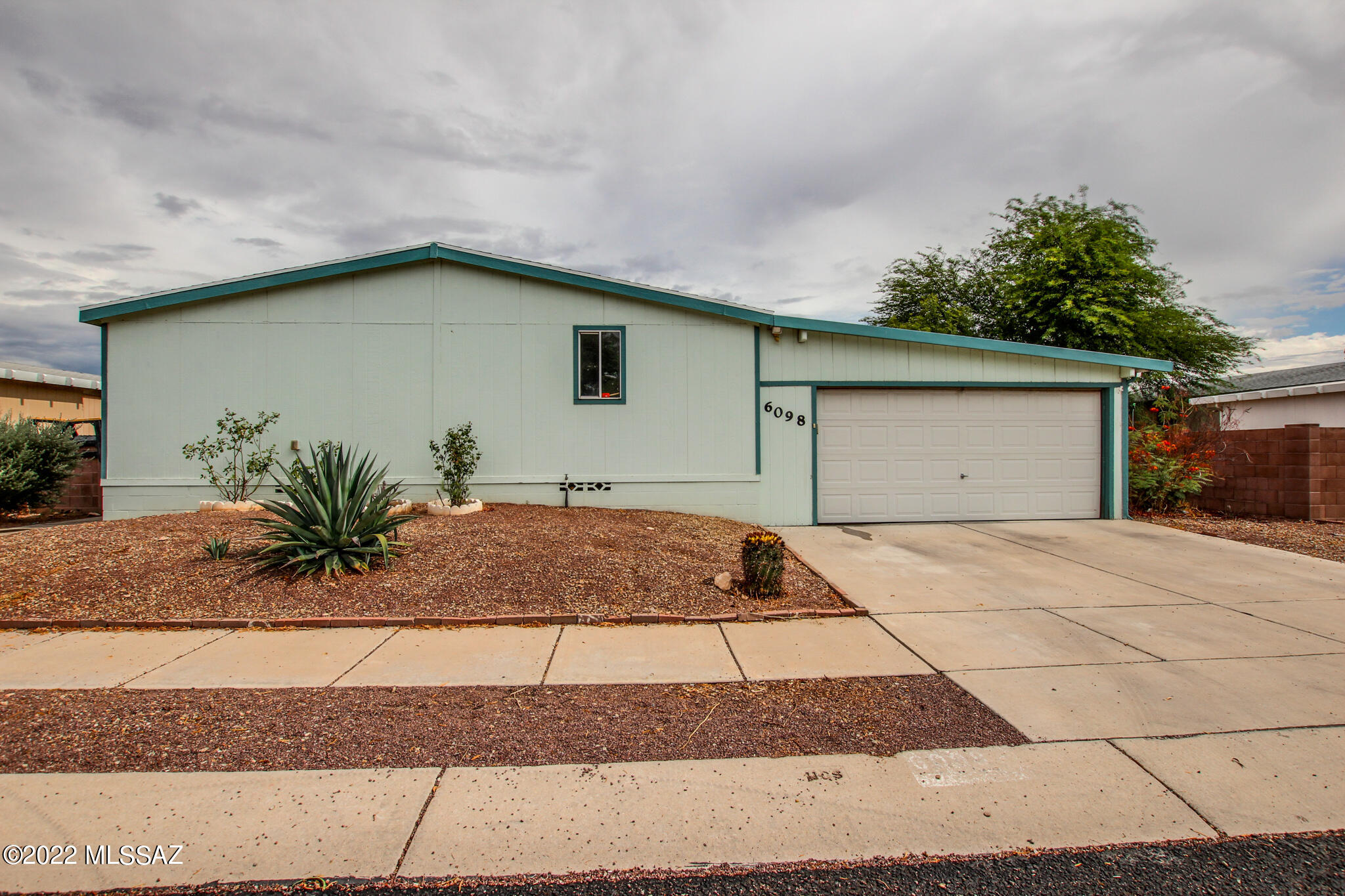 6098 E Rough Rock Drive