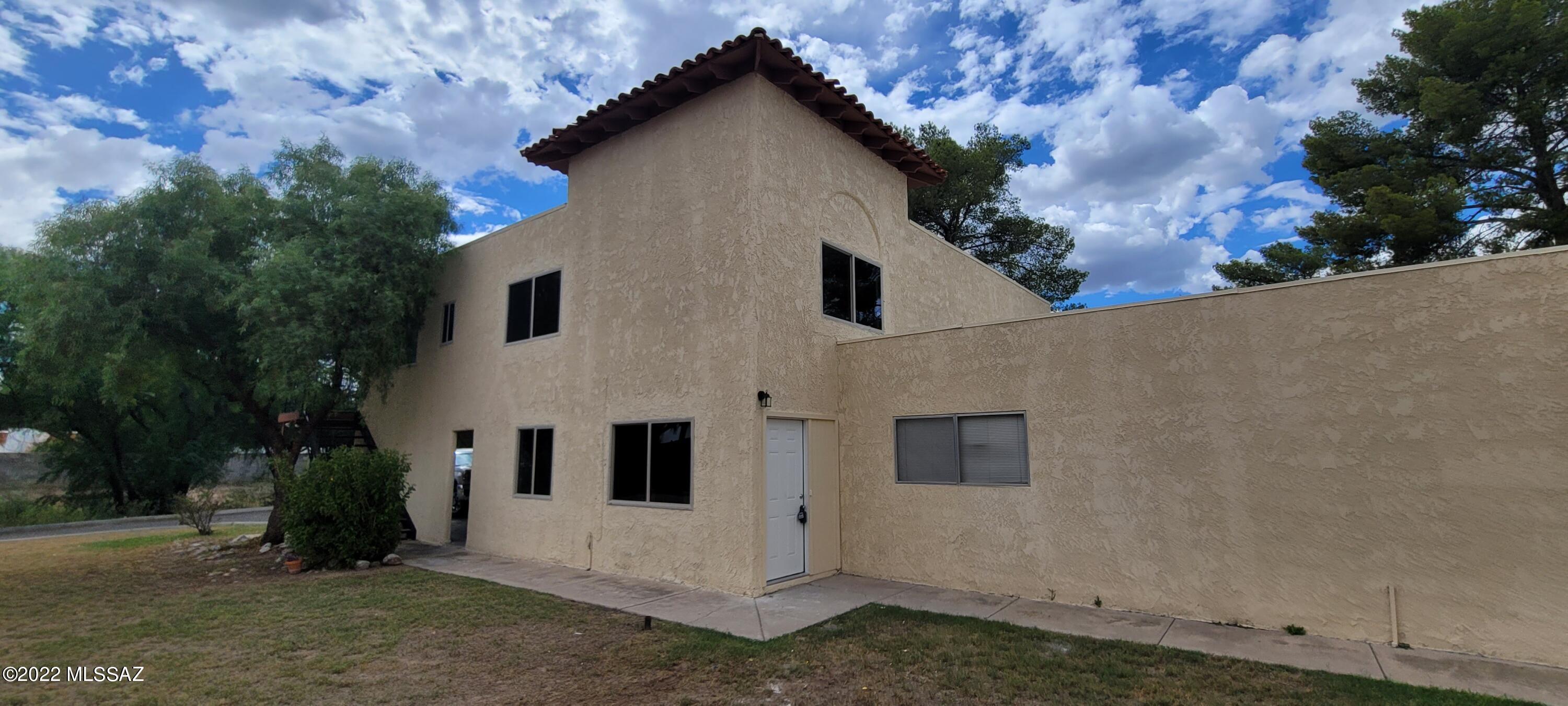 6718 E Calle La Paz Unit: B