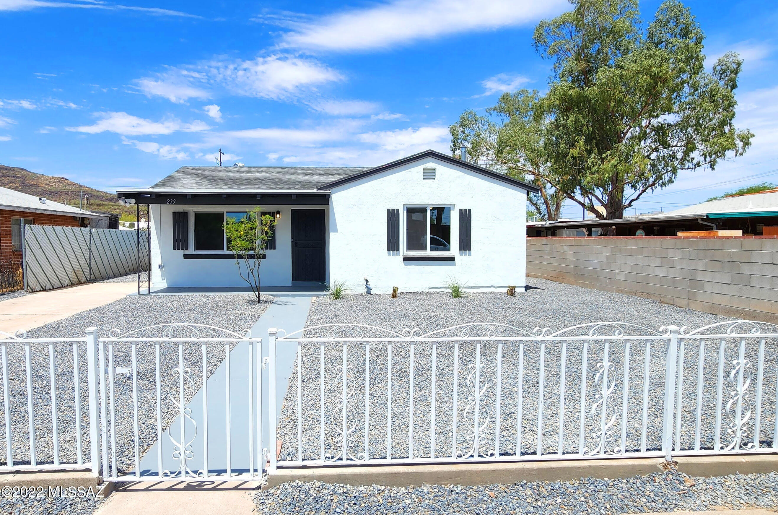 239 N Palomas Avenue