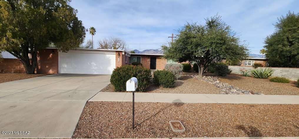 4749 E Bermuda Street