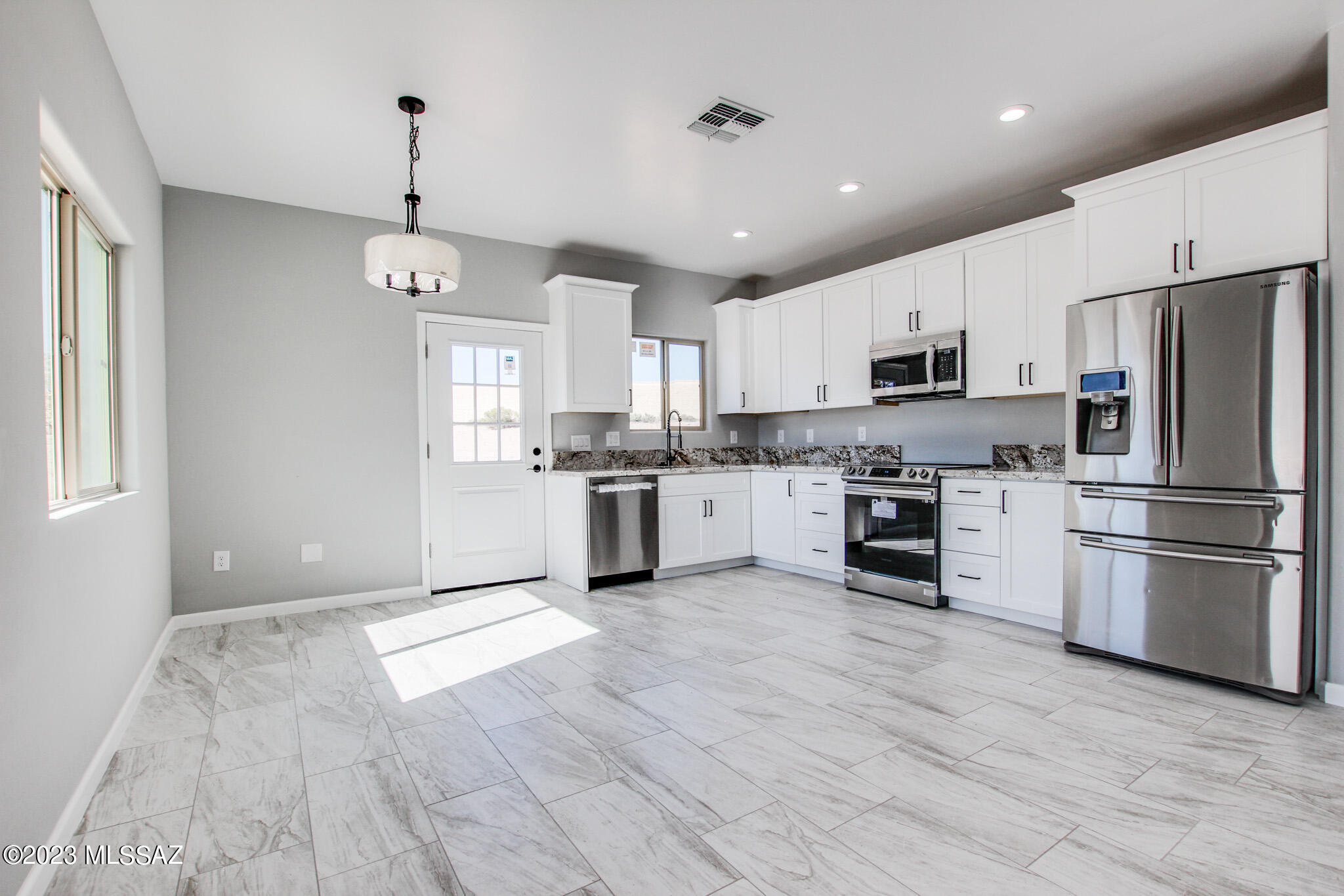 760 W 41st Street