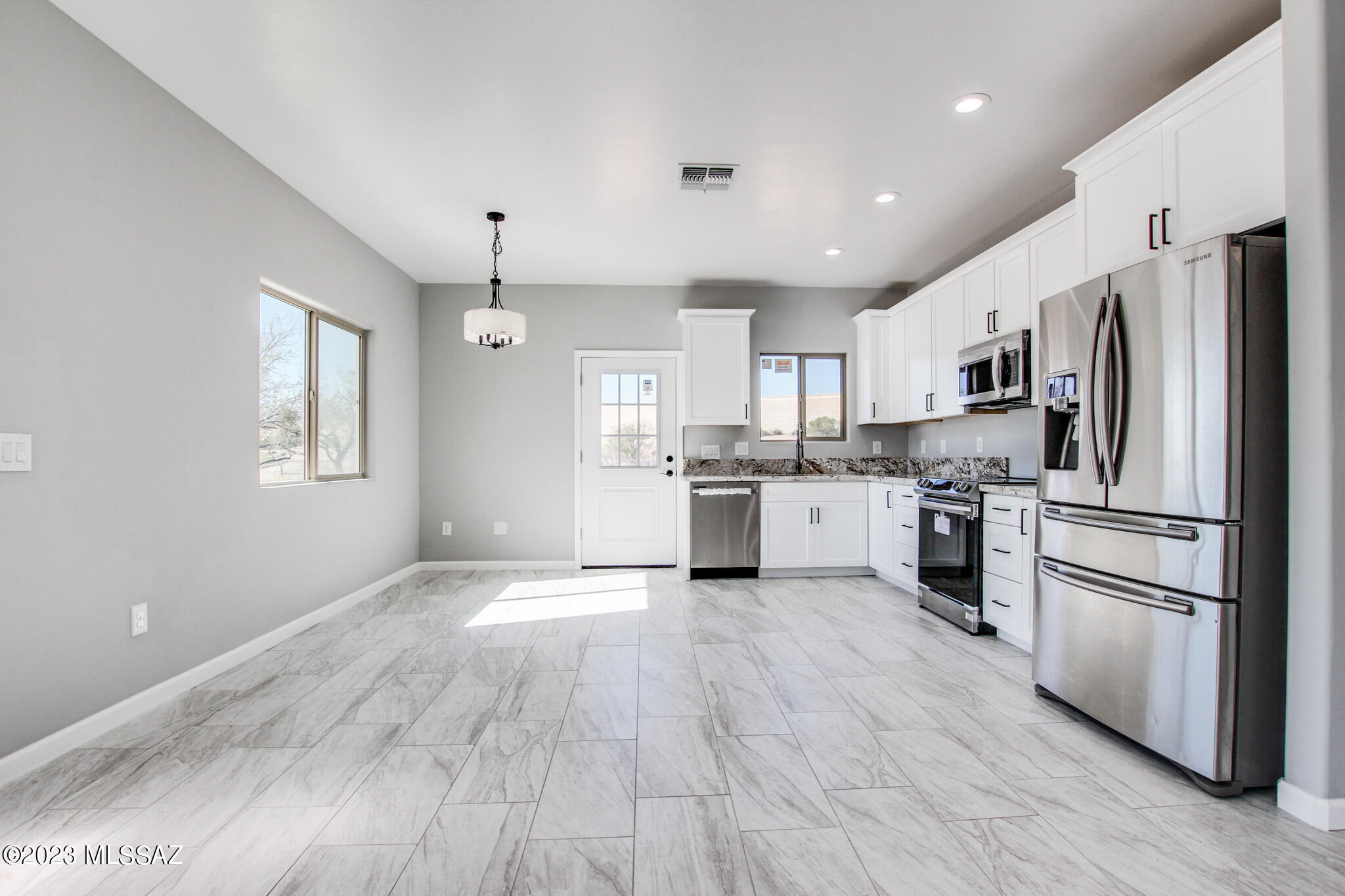 760 W 41st Street