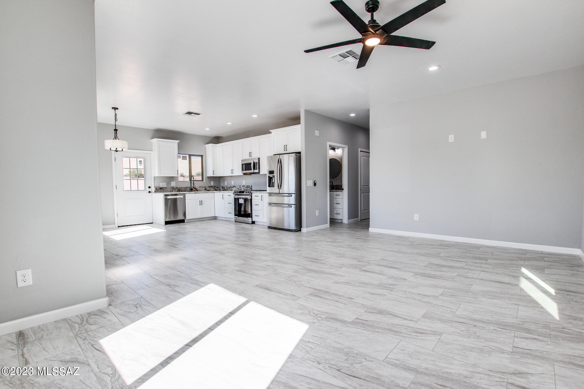 760 W 41st Street