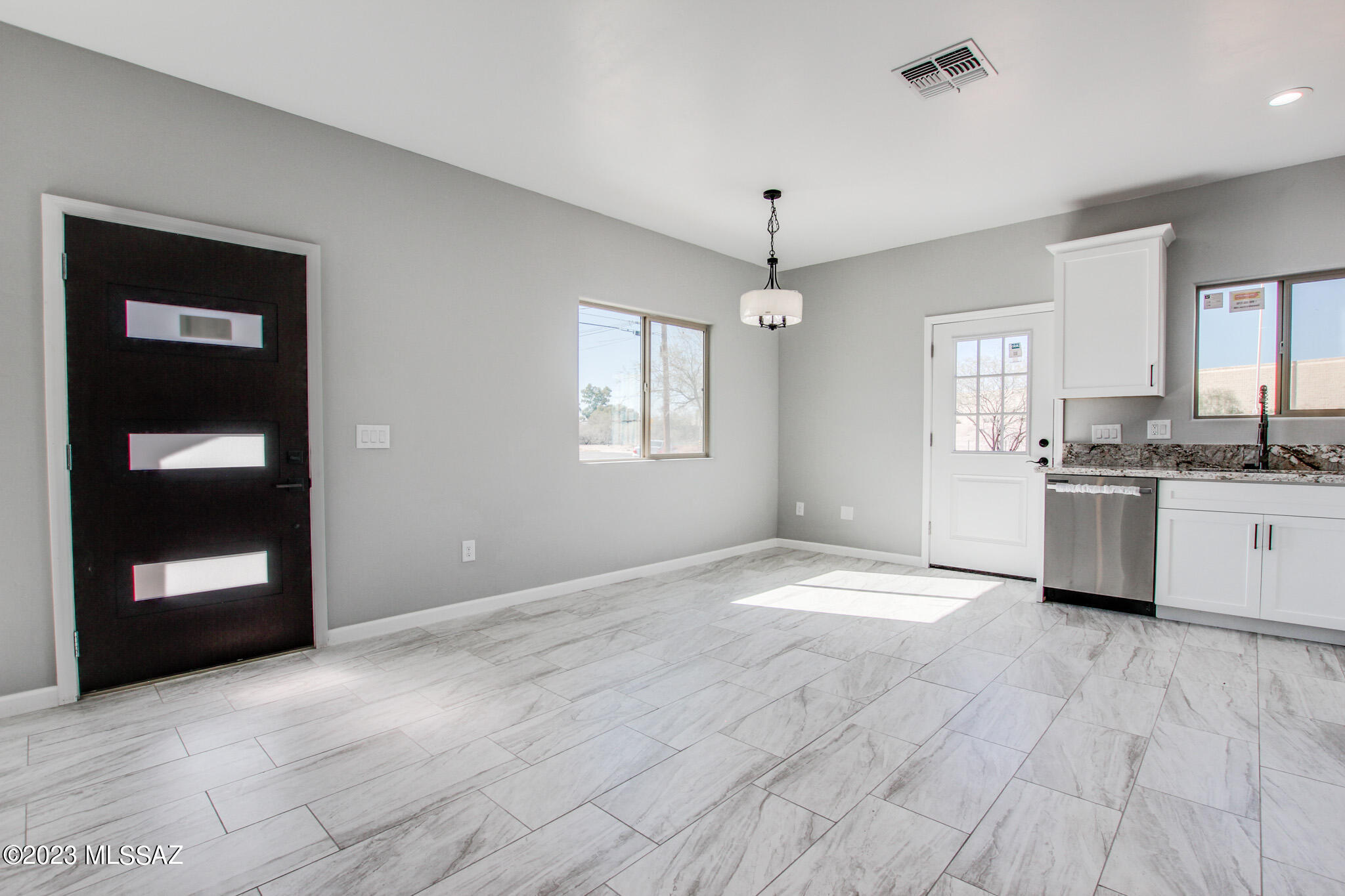 760 W 41st Street