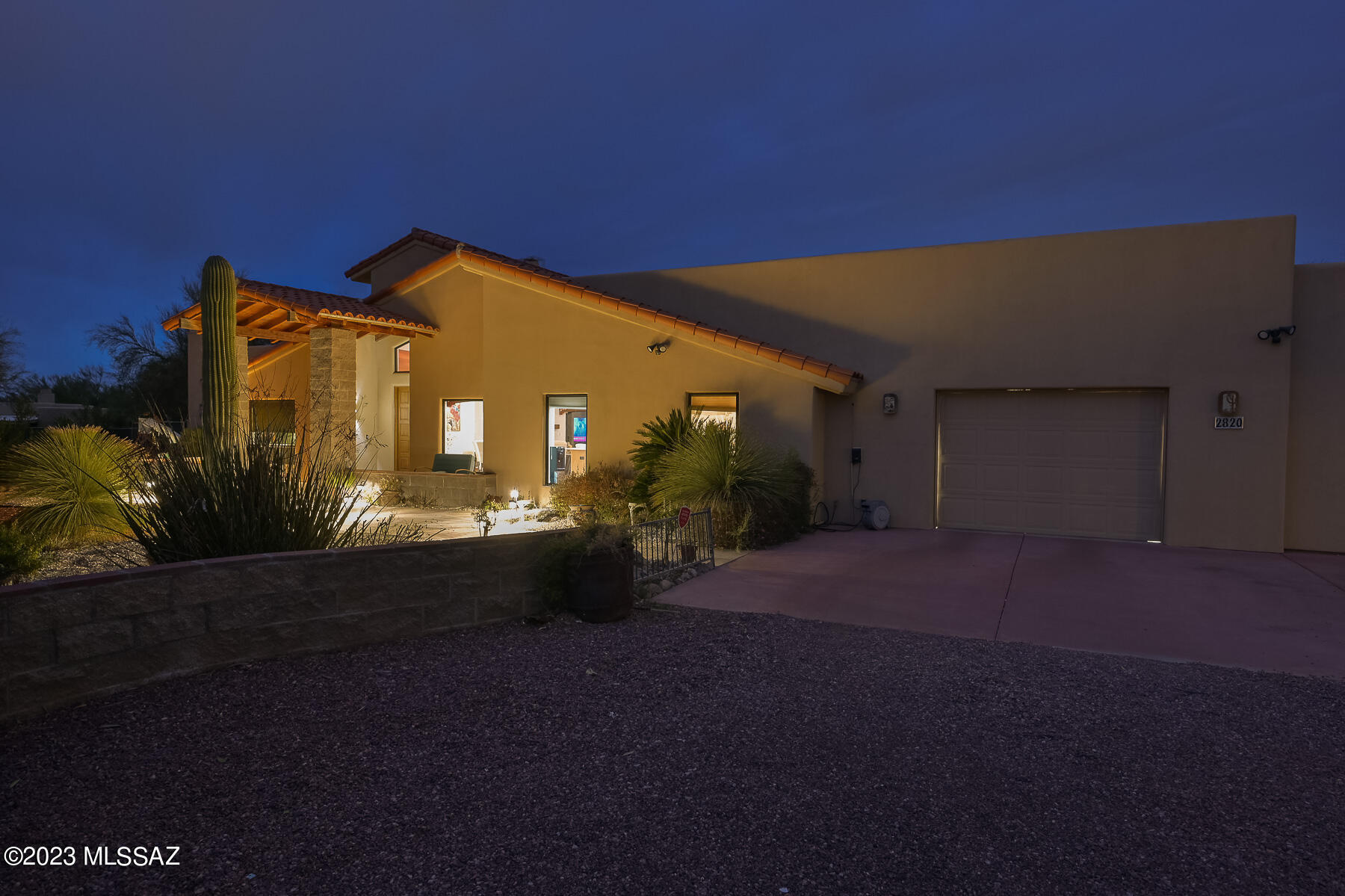 2820 W Oasis Road