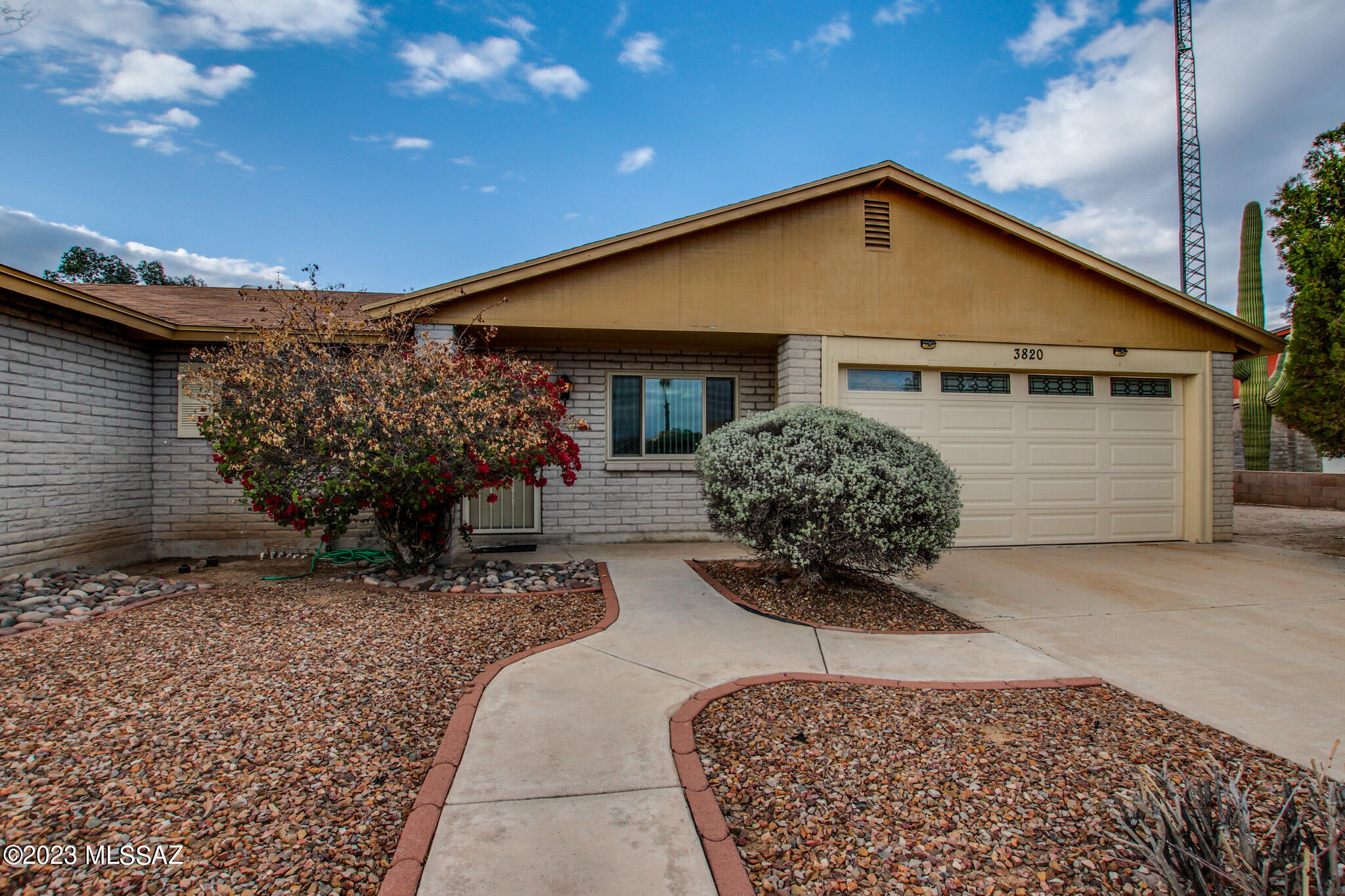 3820 W South Aire Place