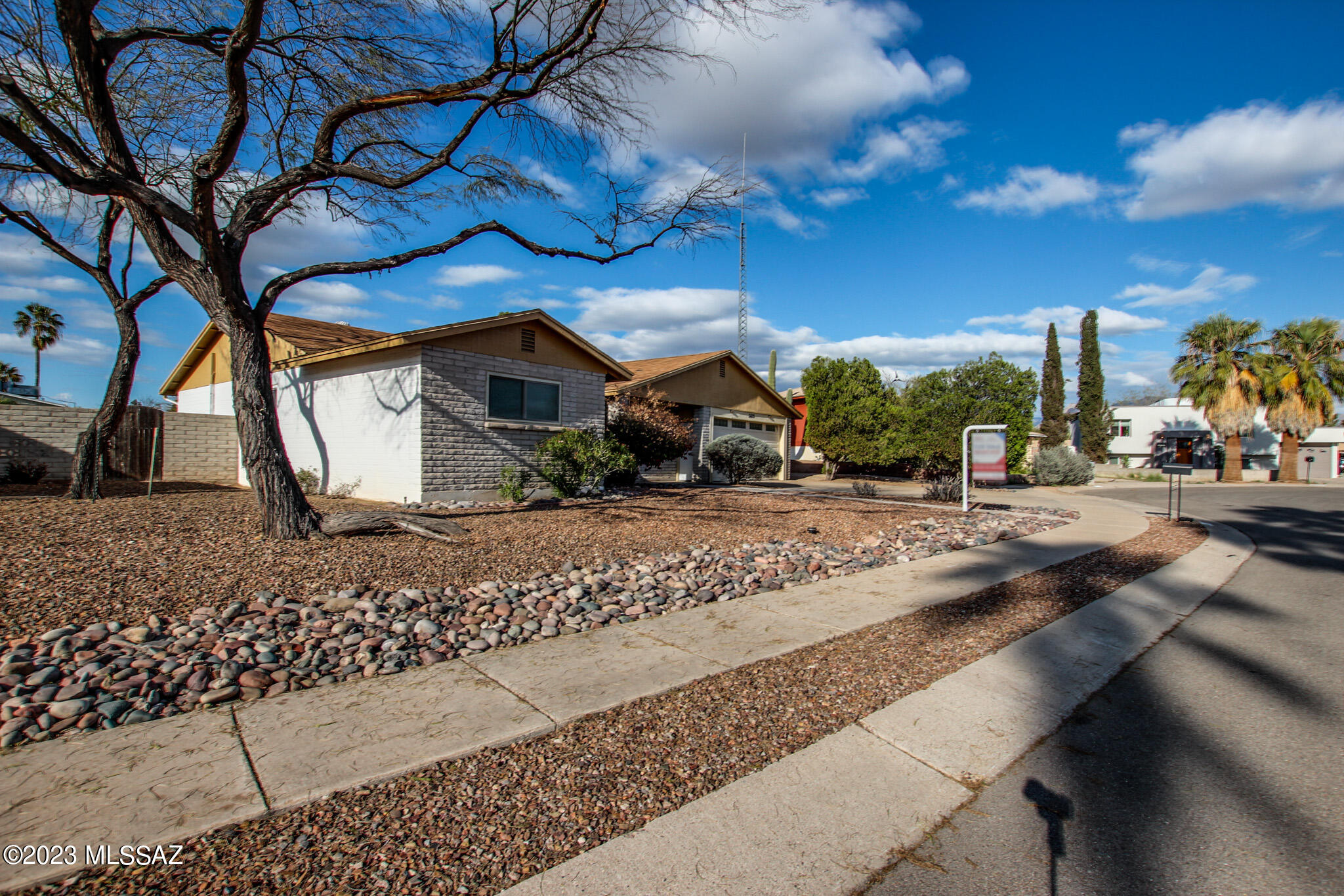 3820 W South Aire Place