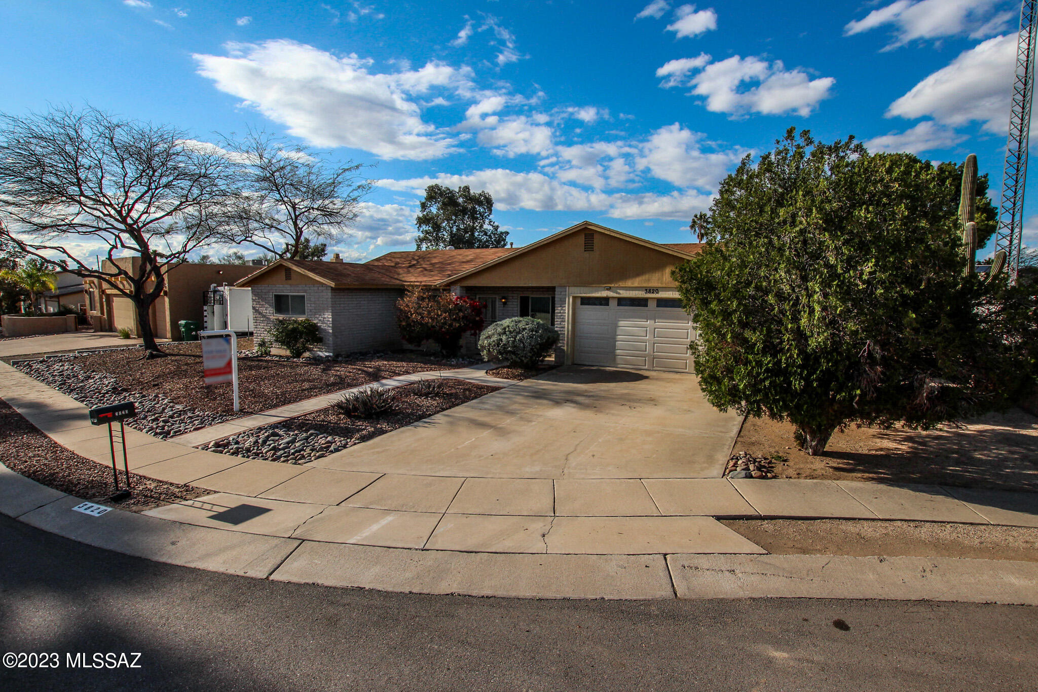 3820 W South Aire Place
