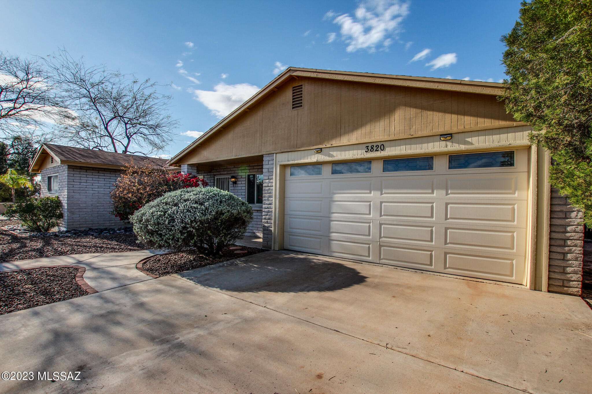 3820 W South Aire Place