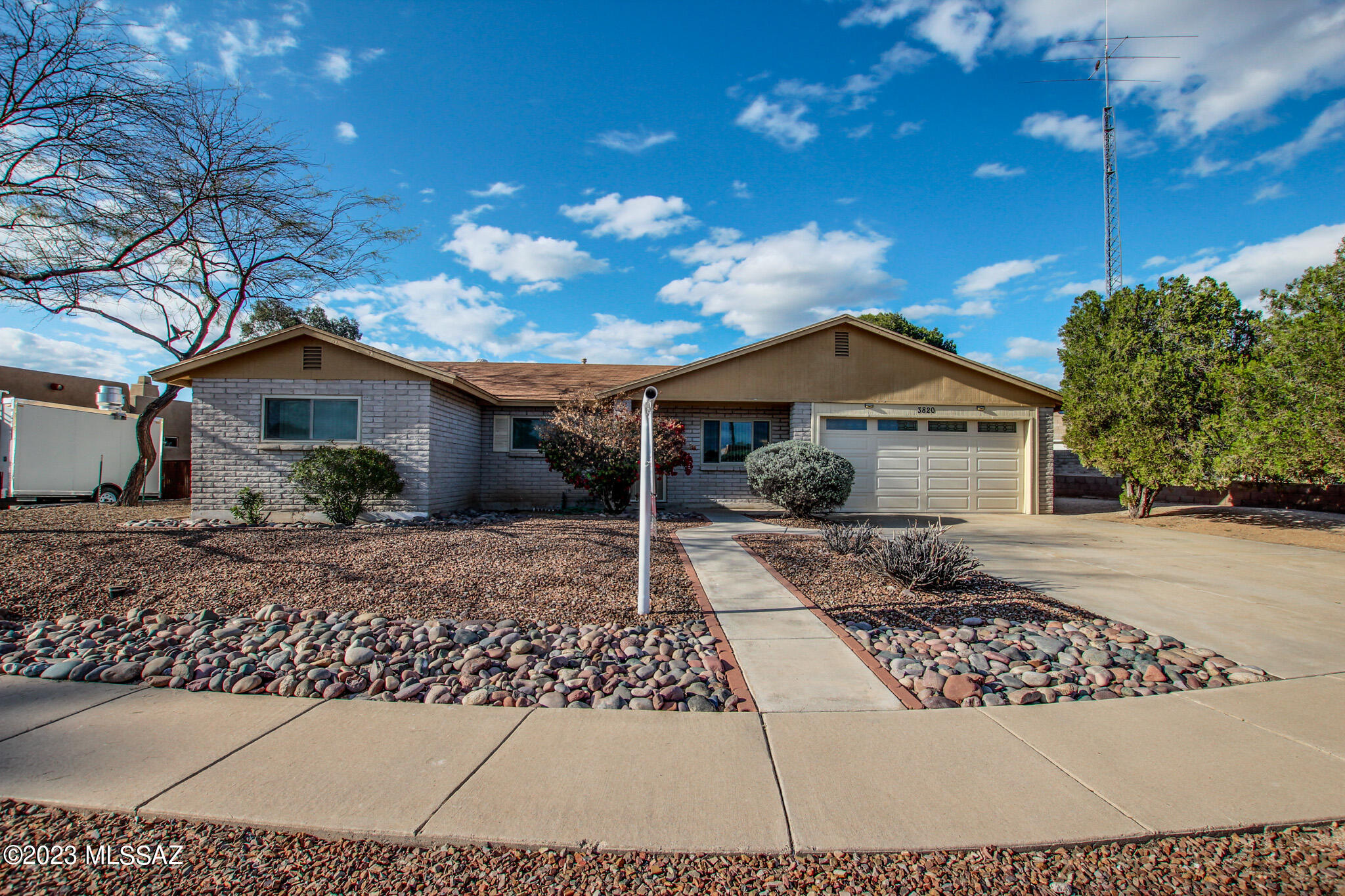 3820 W South Aire Place