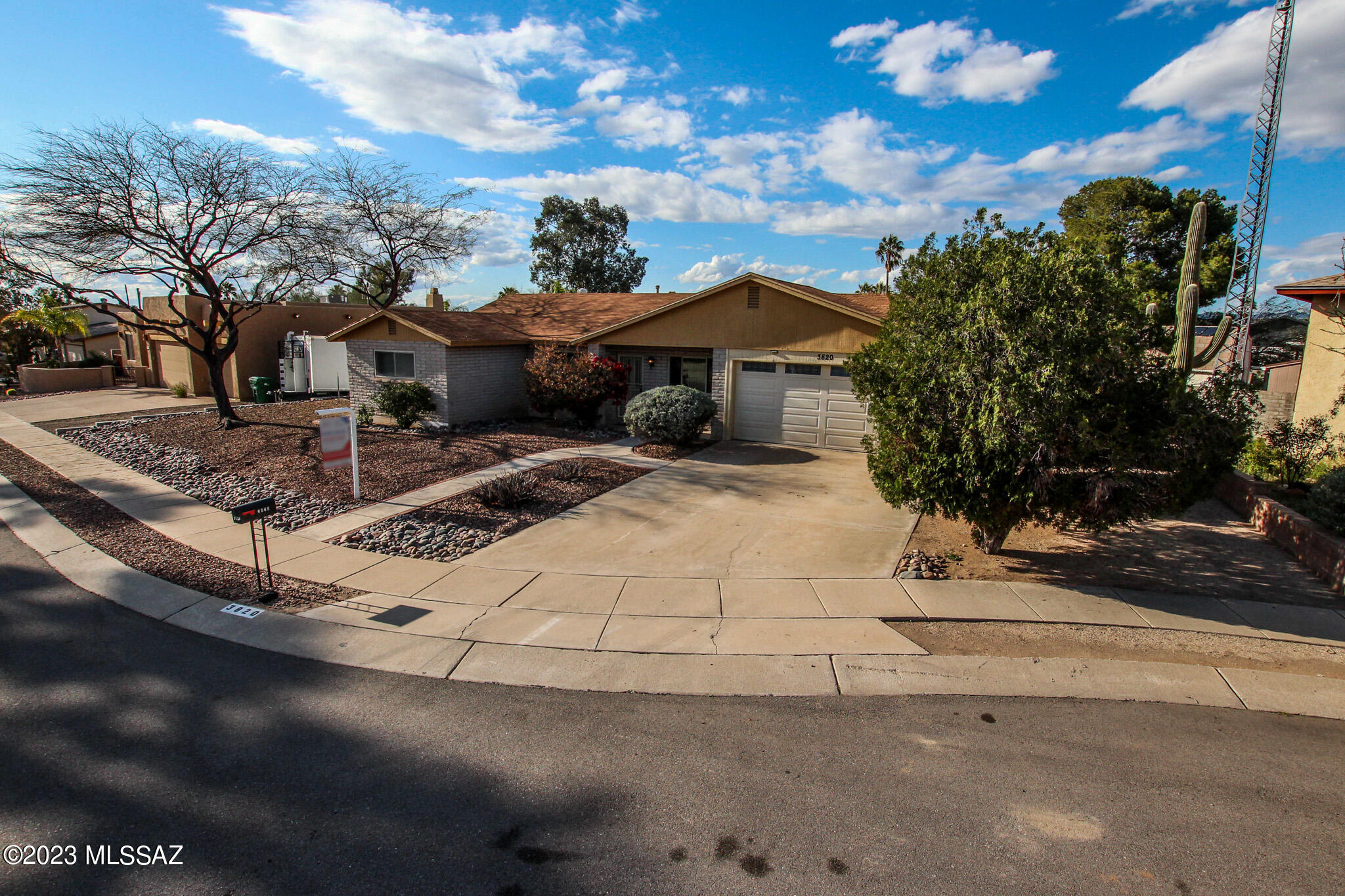 3820 W South Aire Place
