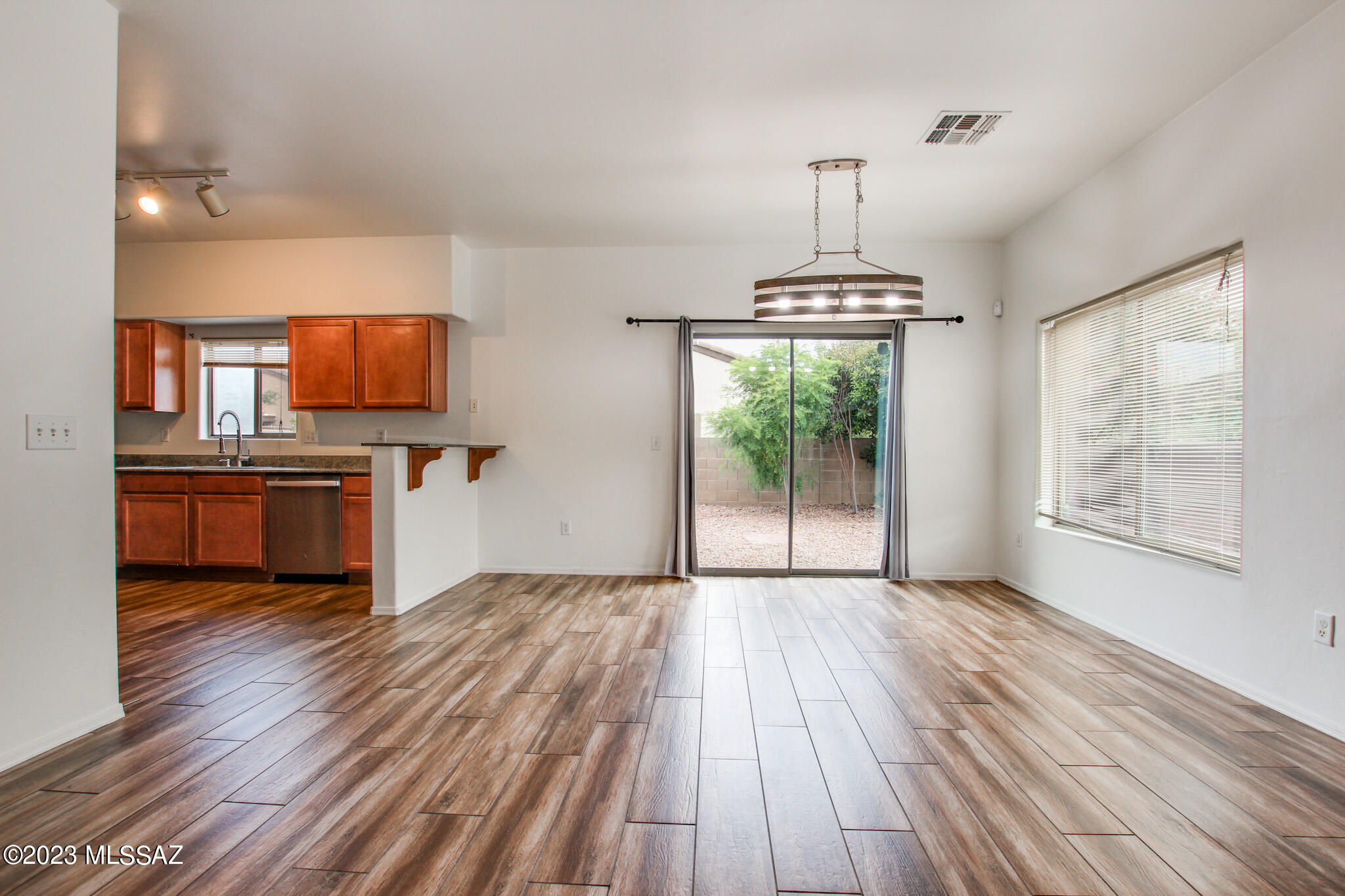 442 E Placita Cordel