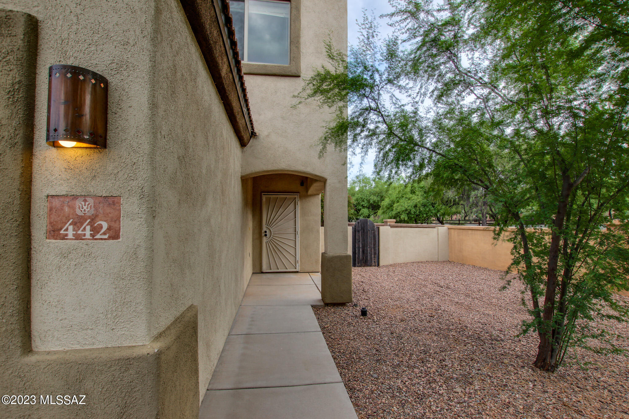 442 E Placita Cordel