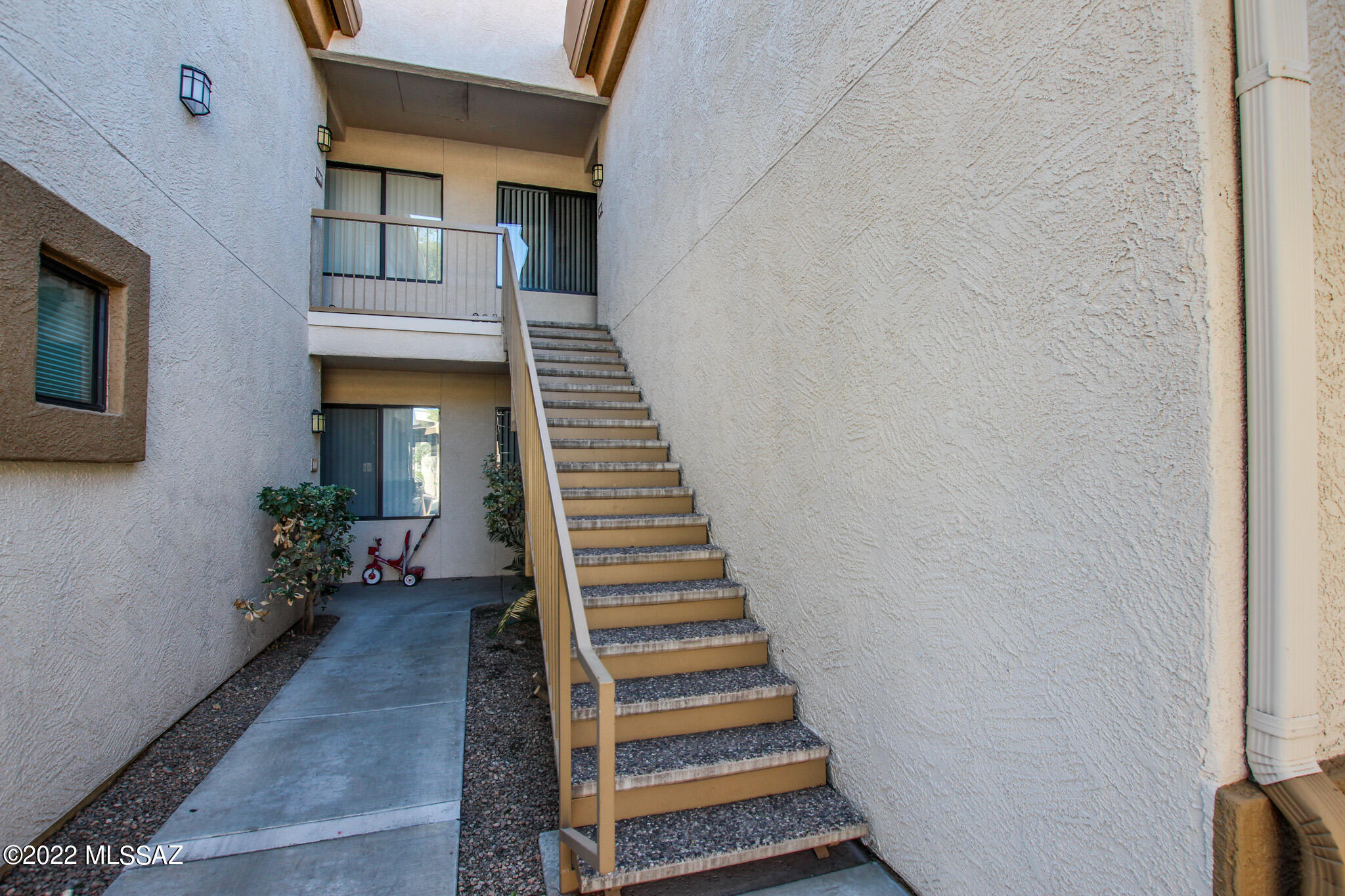 2550 E River Road Unit: 4202