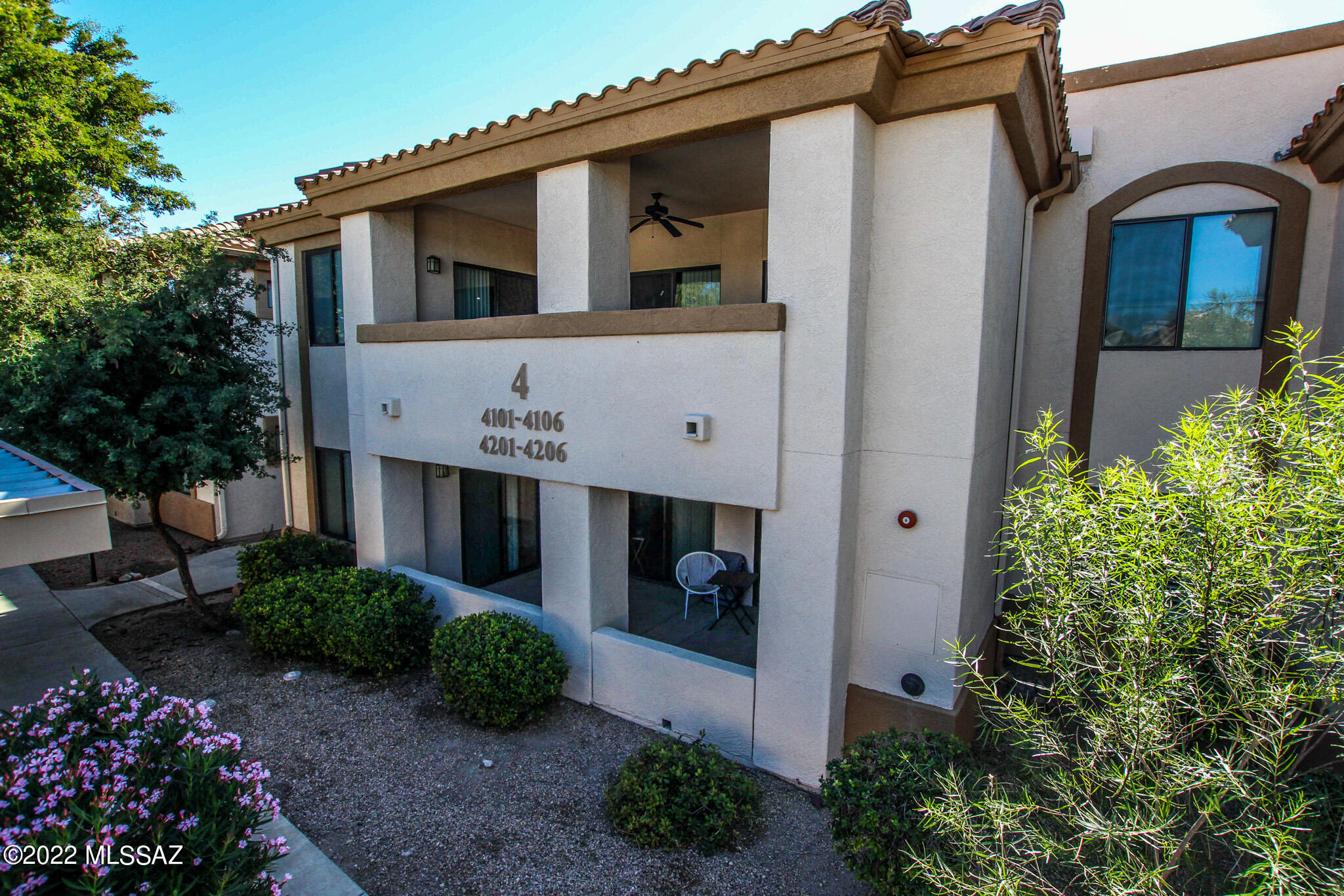 2550 E River Road Unit: 4202