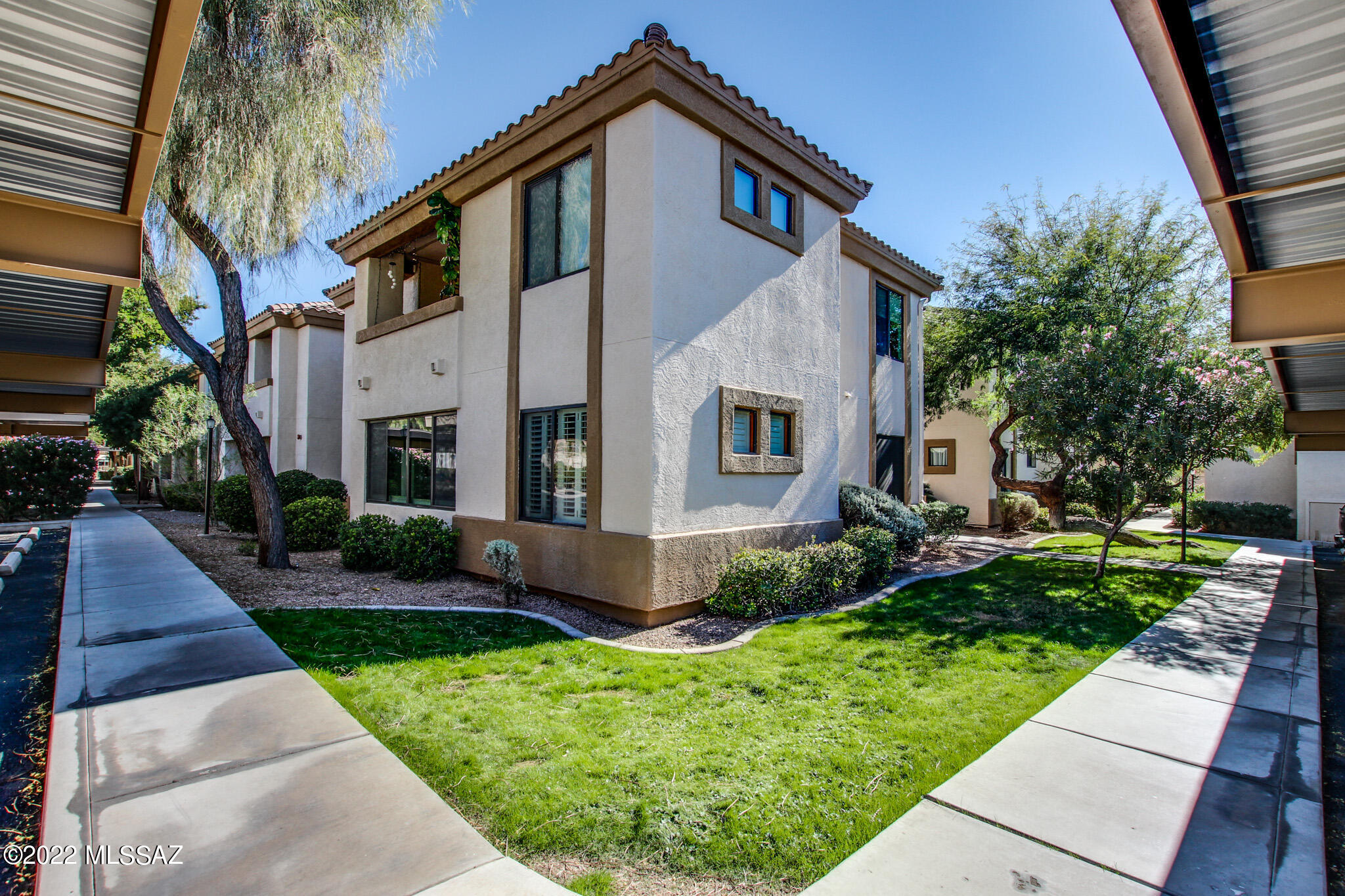 2550 E River Road Unit: 4202