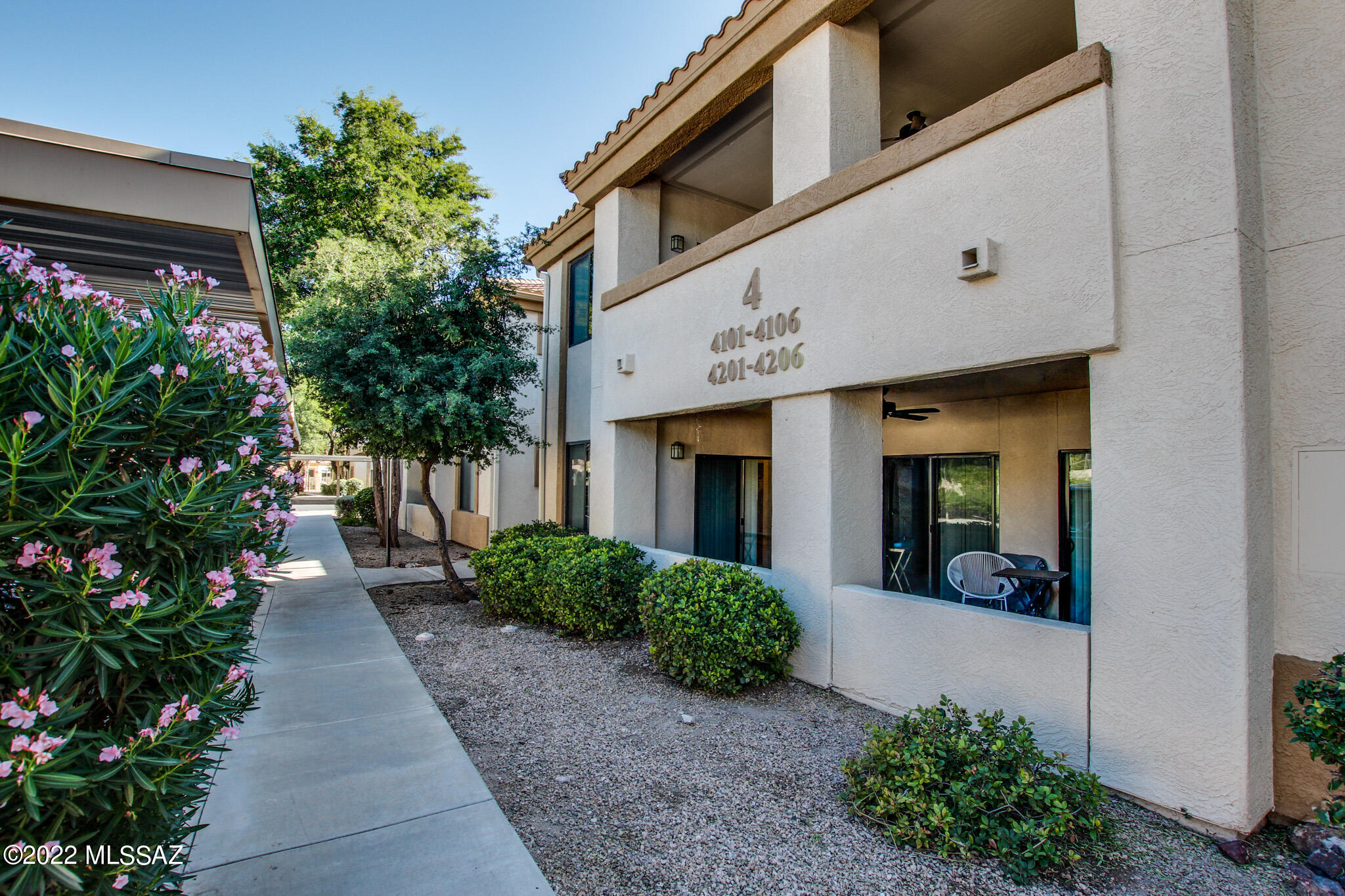 2550 E River Road Unit: 4202