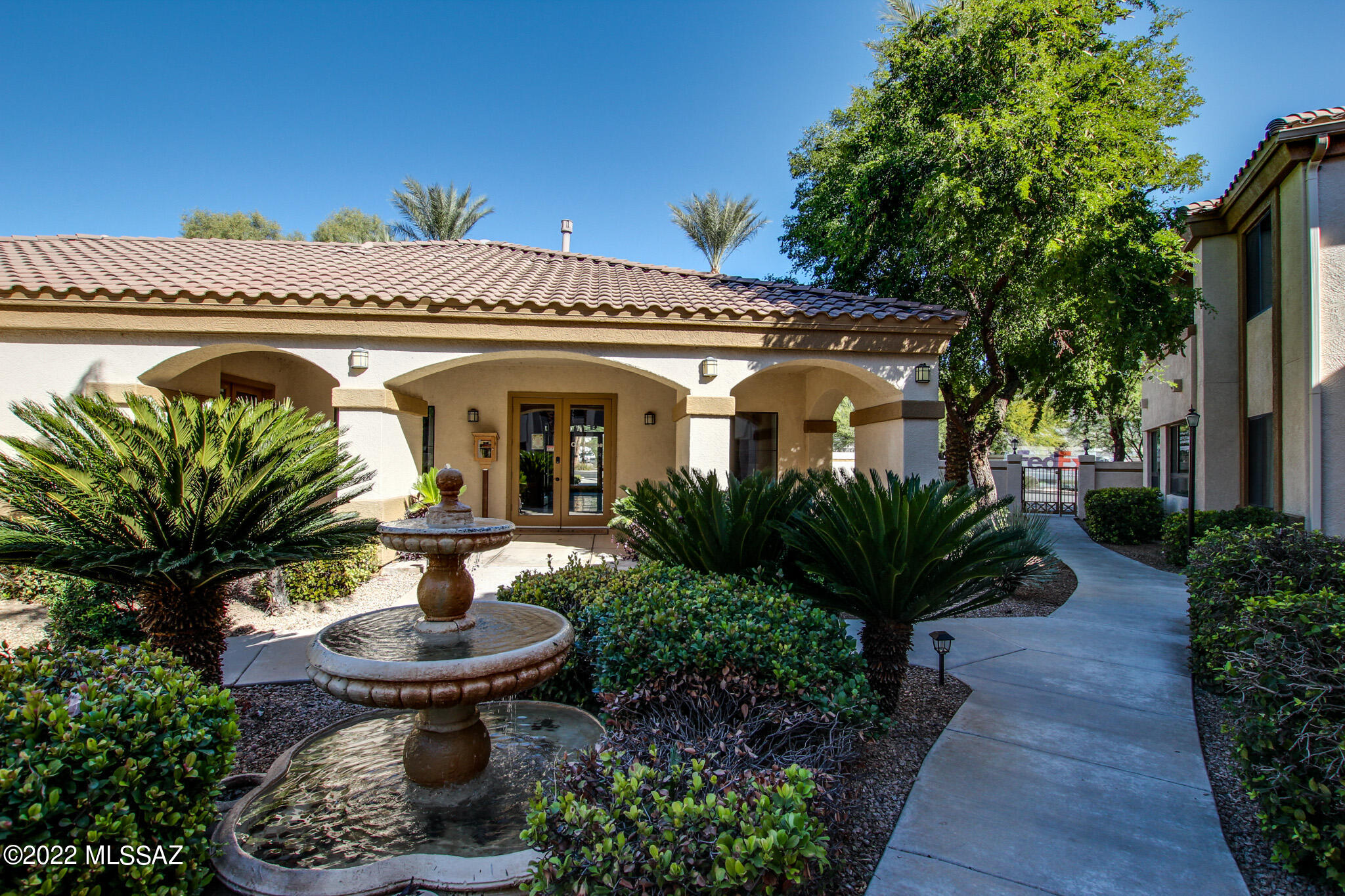 2550 E River Road Unit: 4202