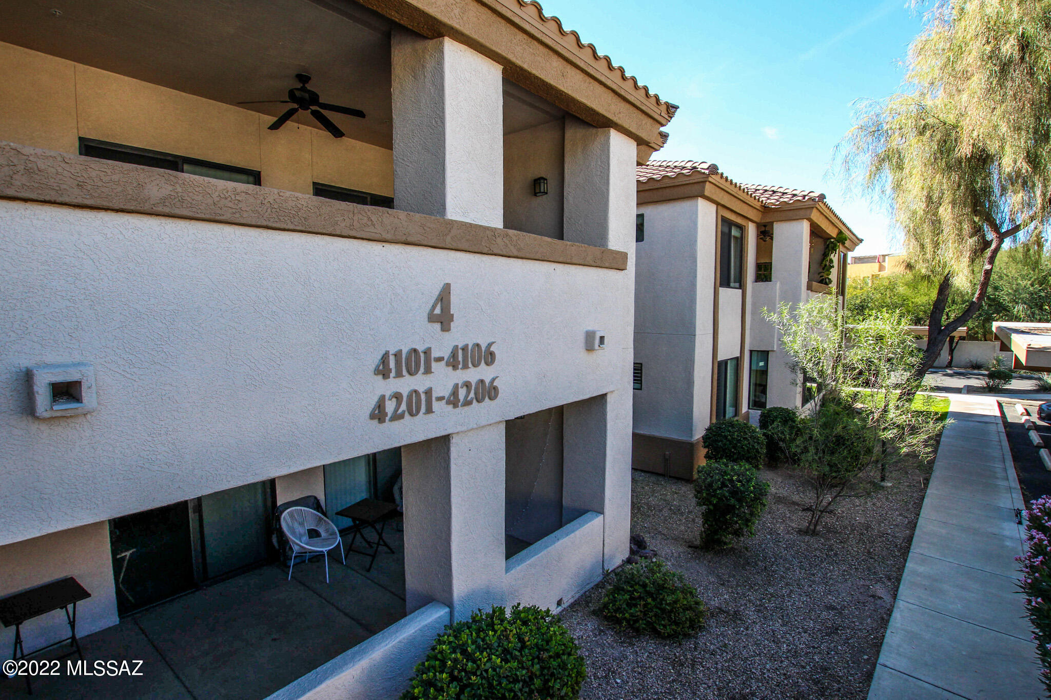 2550 E River Road Unit: 4202