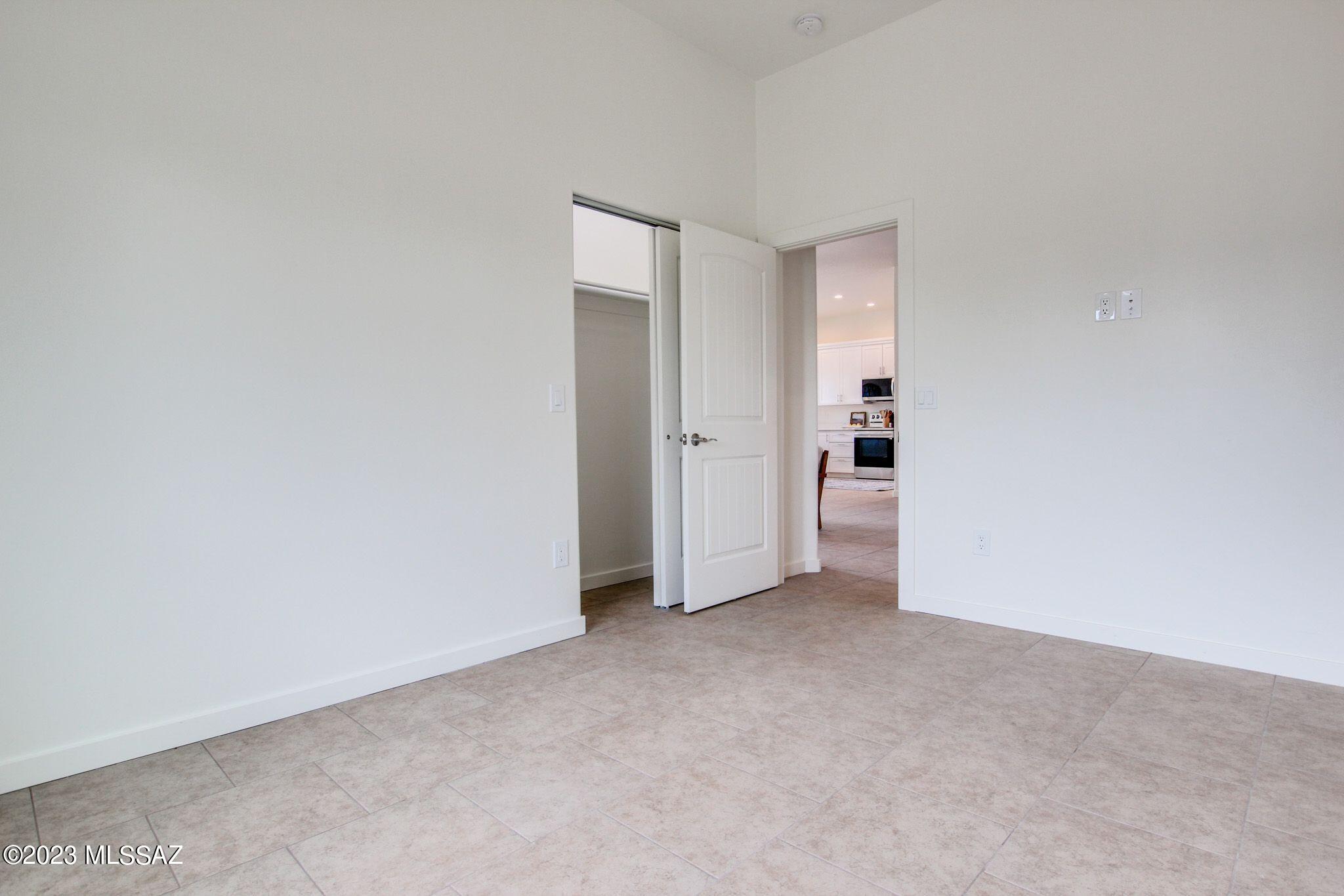 1379 N Rio-Santa Cruz