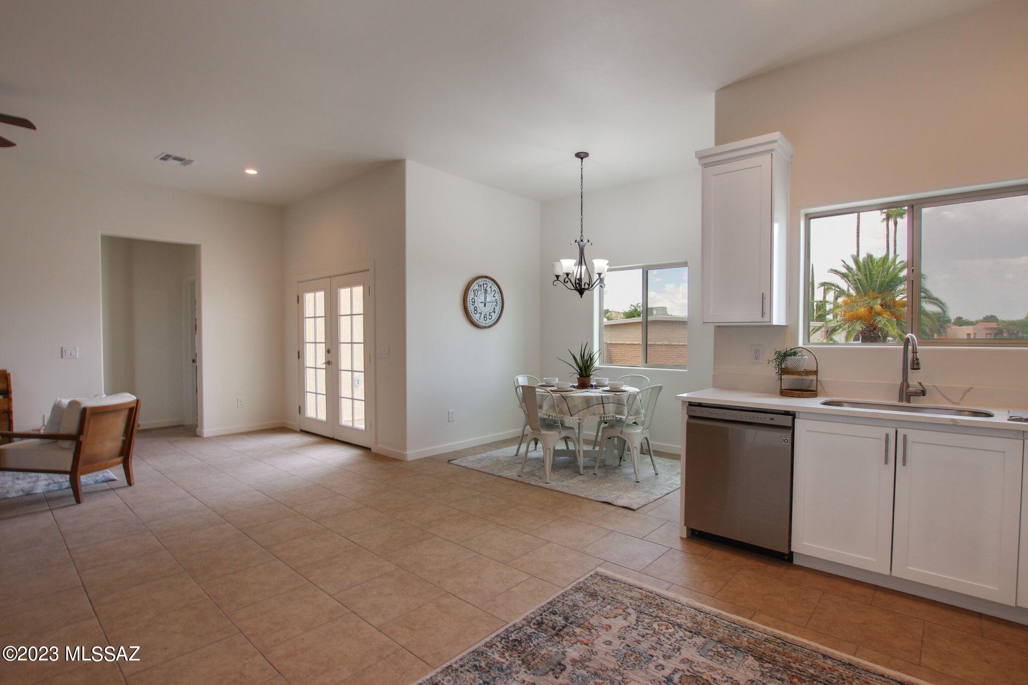 1379 N Rio-Santa Cruz