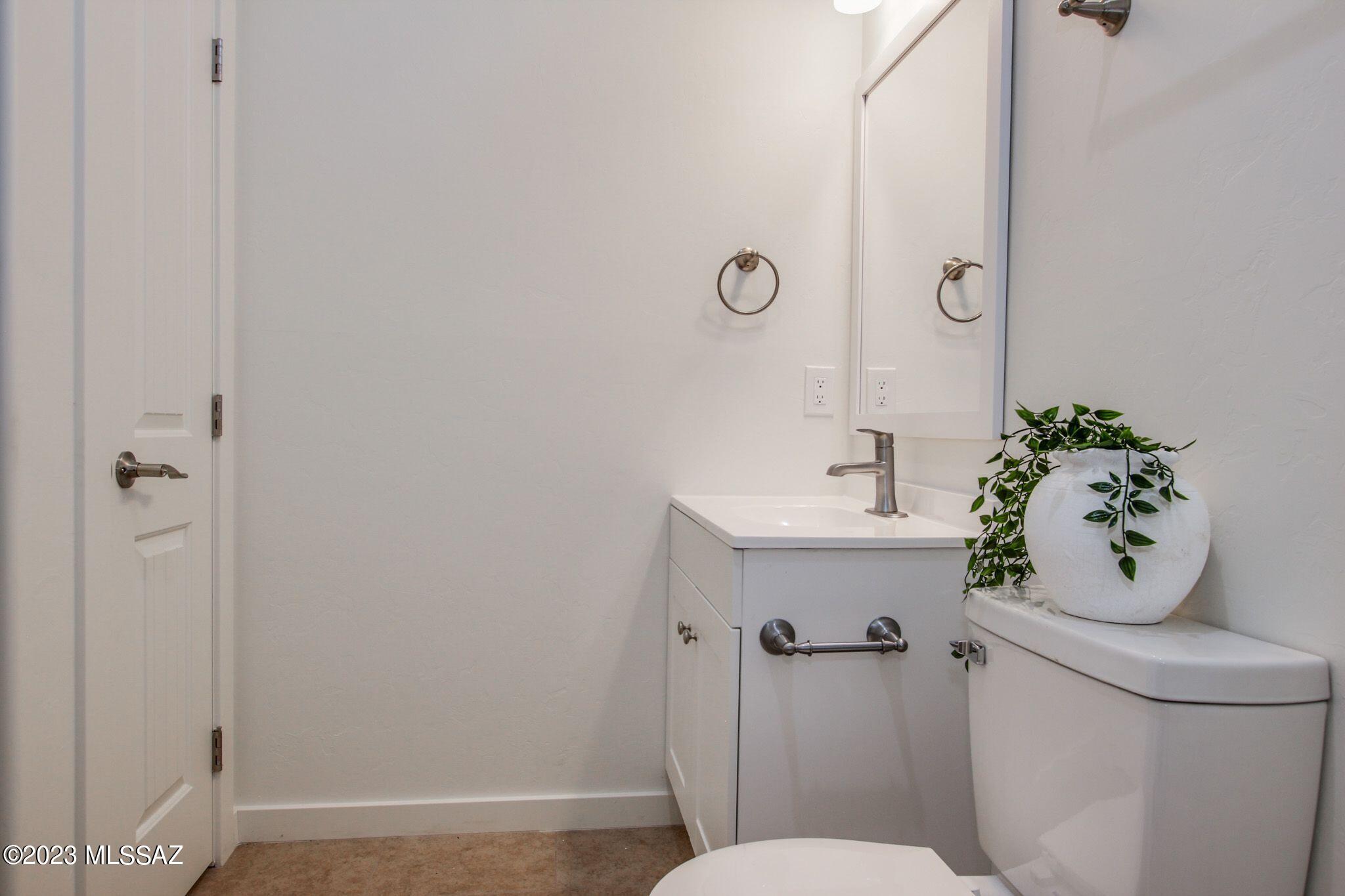 1379 N Rio-Santa Cruz