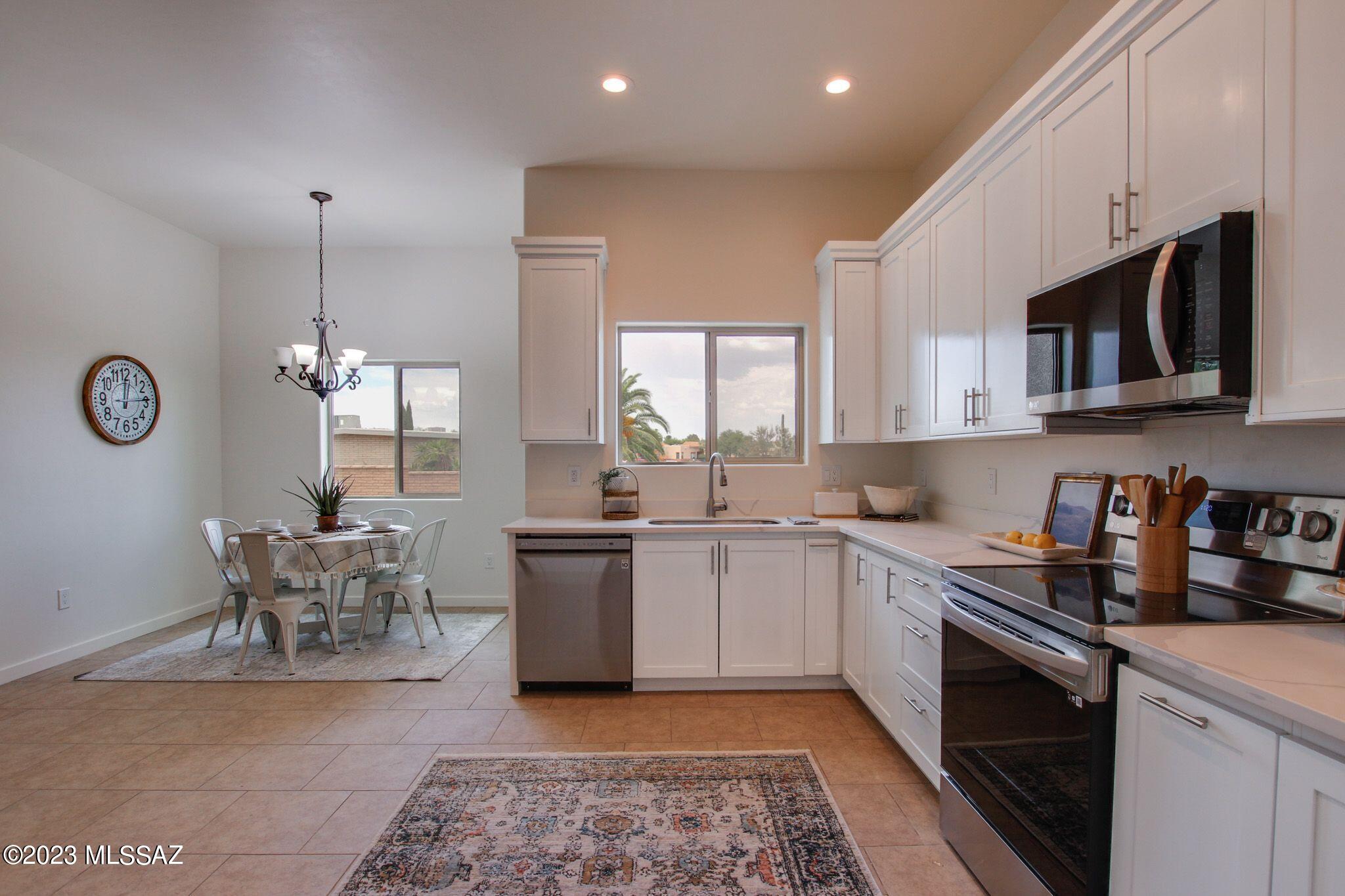 1379 N Rio-Santa Cruz