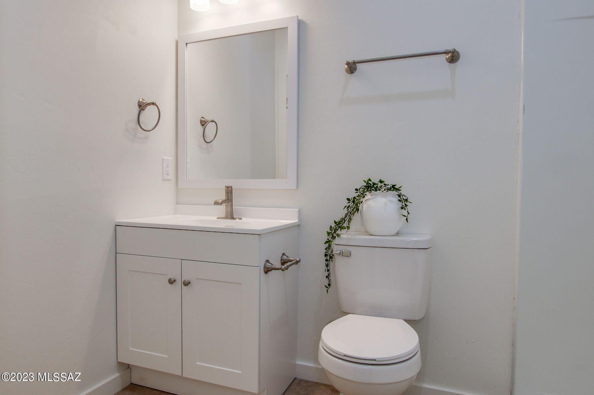 1379 N Rio-Santa Cruz