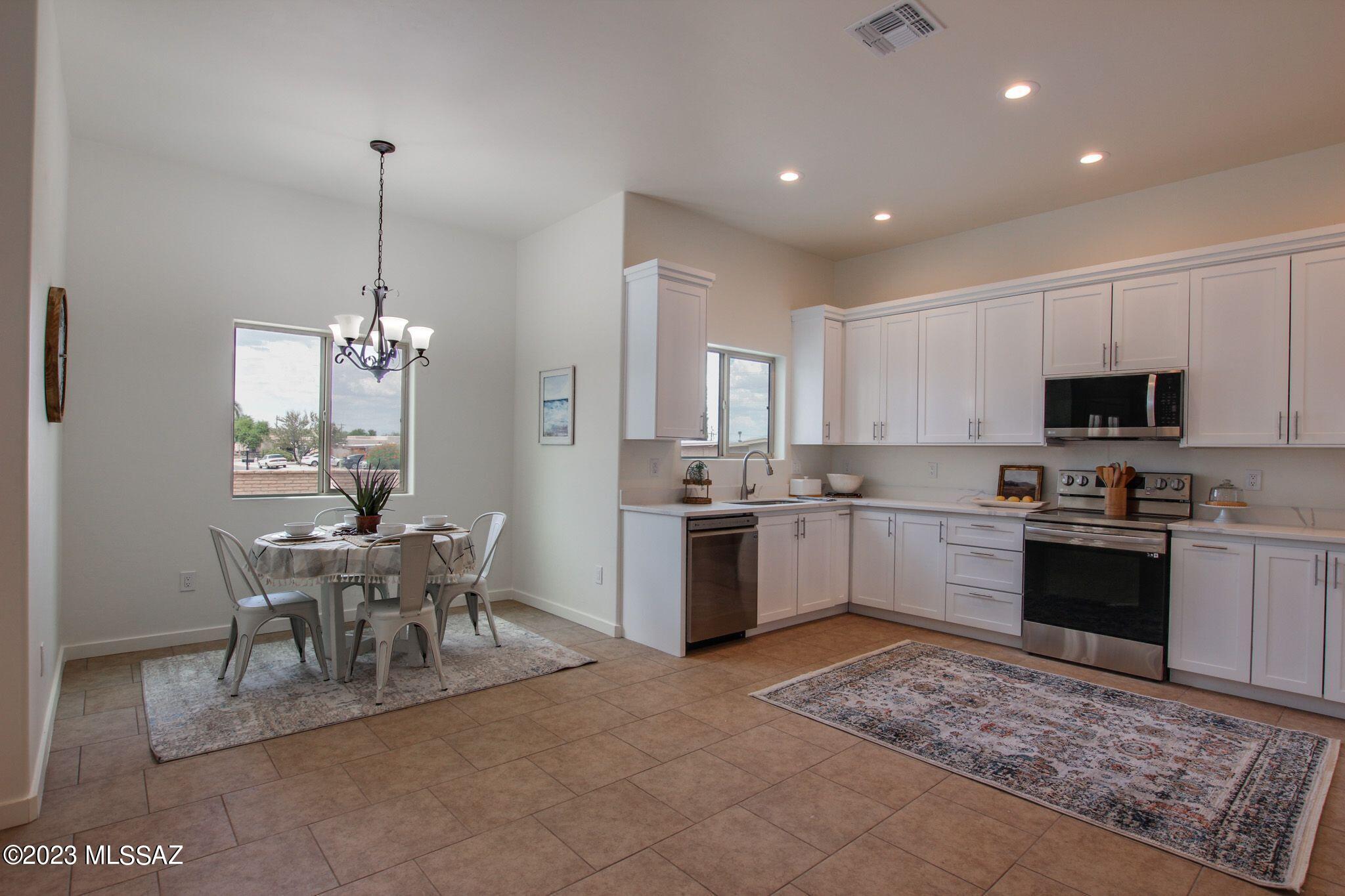 1379 N Rio-Santa Cruz
