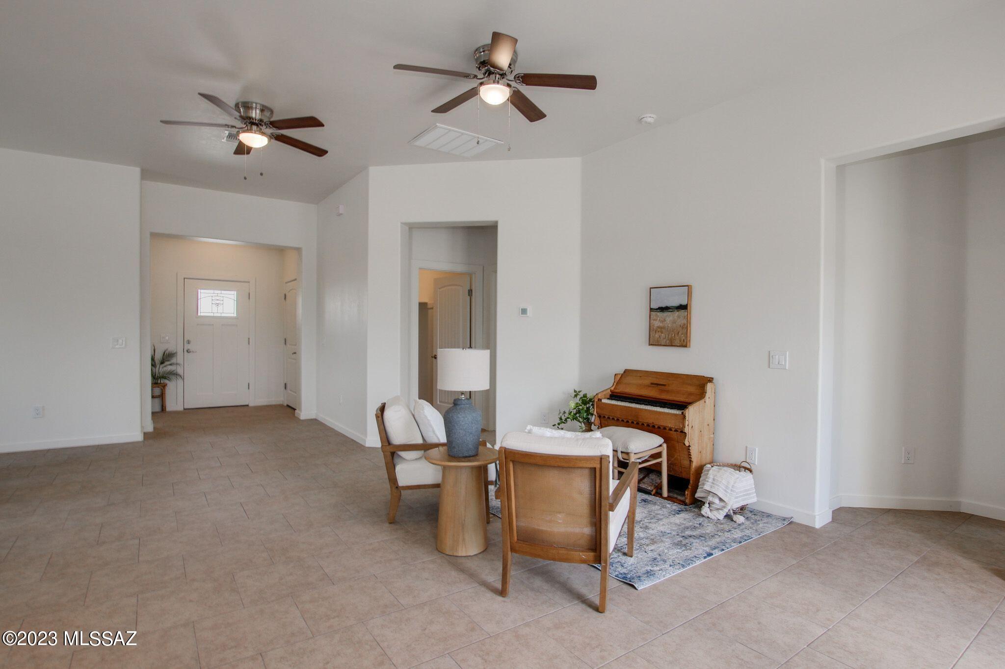 1379 N Rio-Santa Cruz