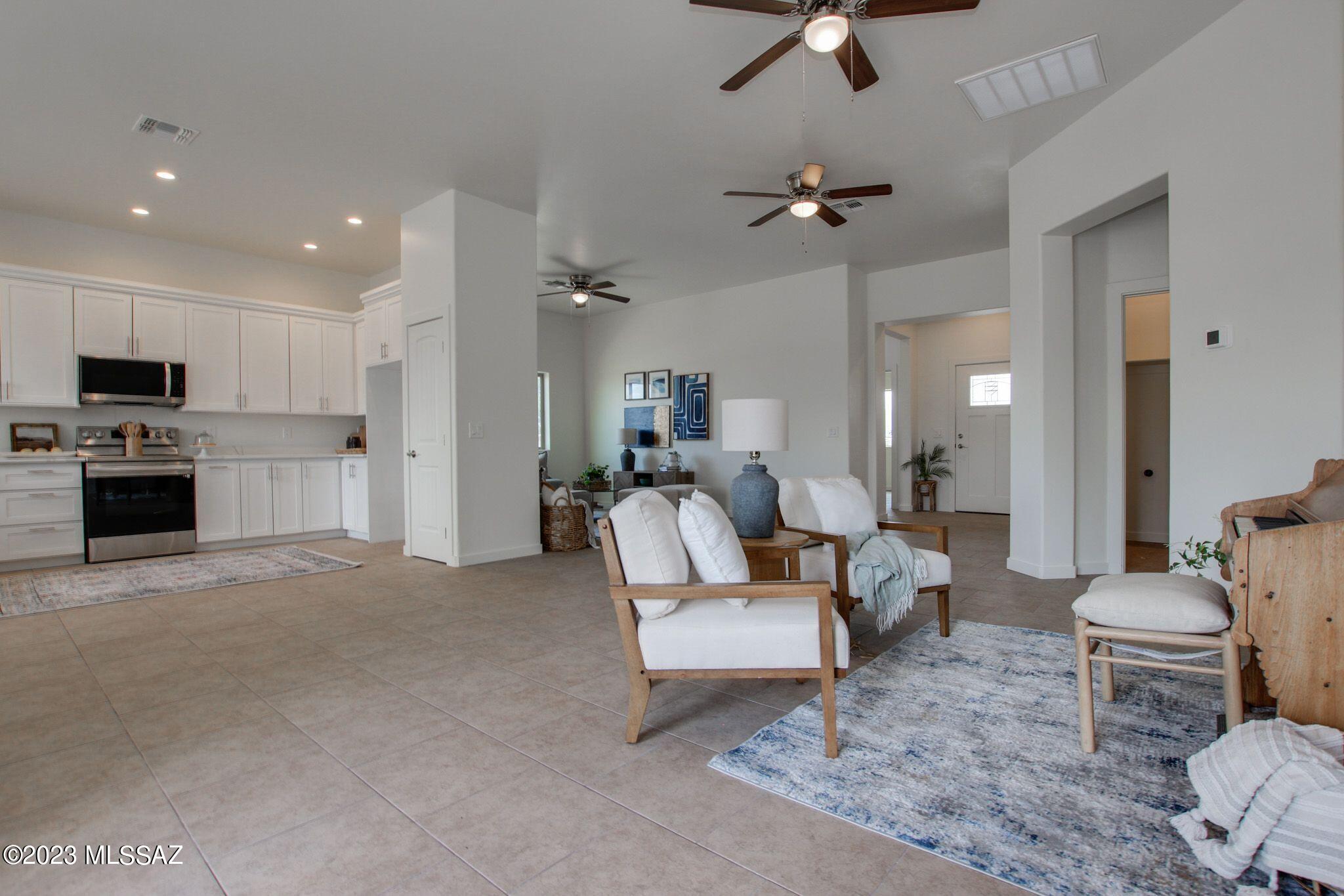 1379 N Rio-Santa Cruz