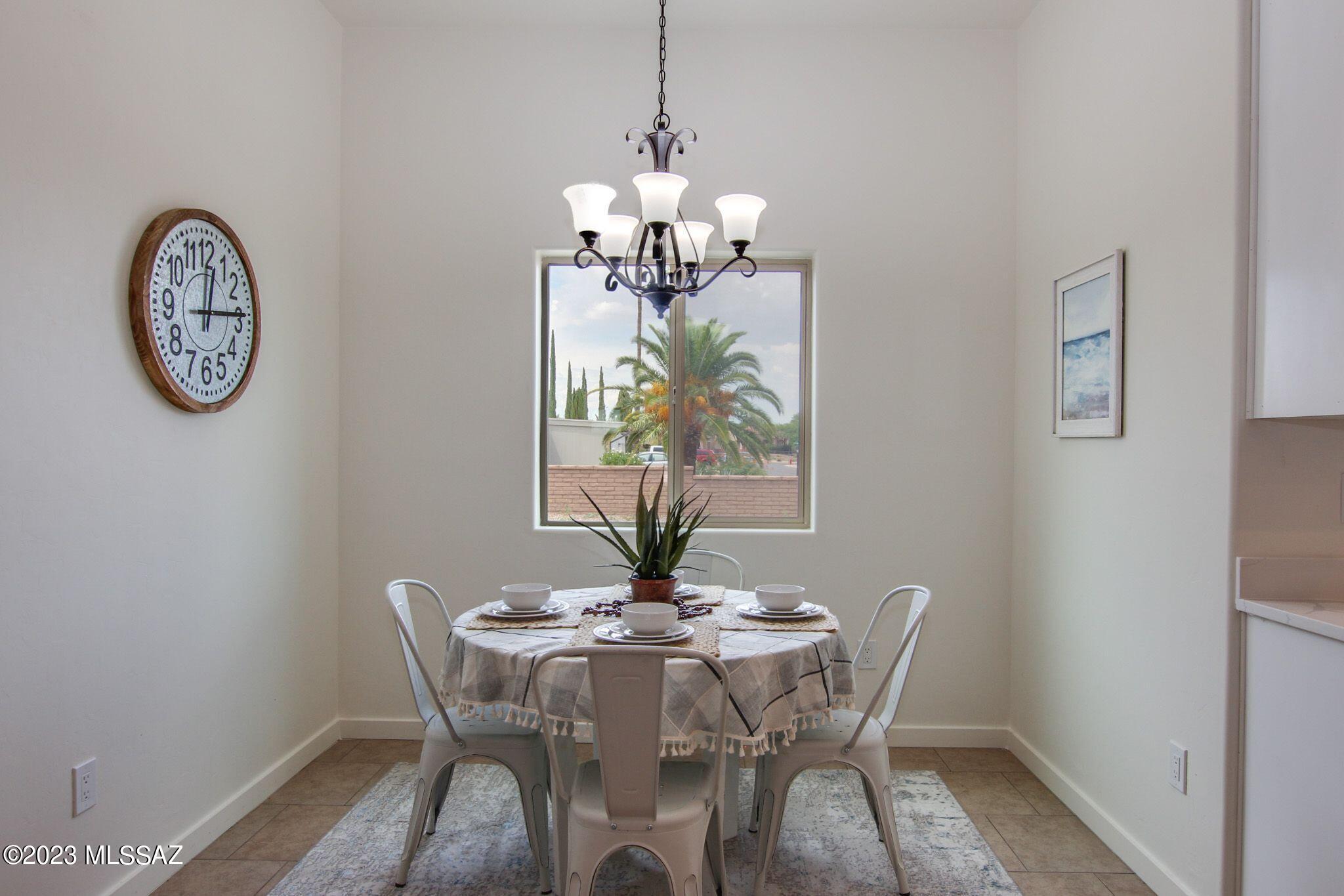 1379 N Rio-Santa Cruz