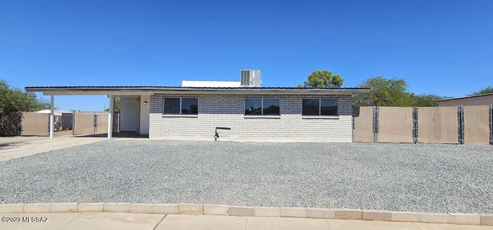 4133 E Dover Stravenue