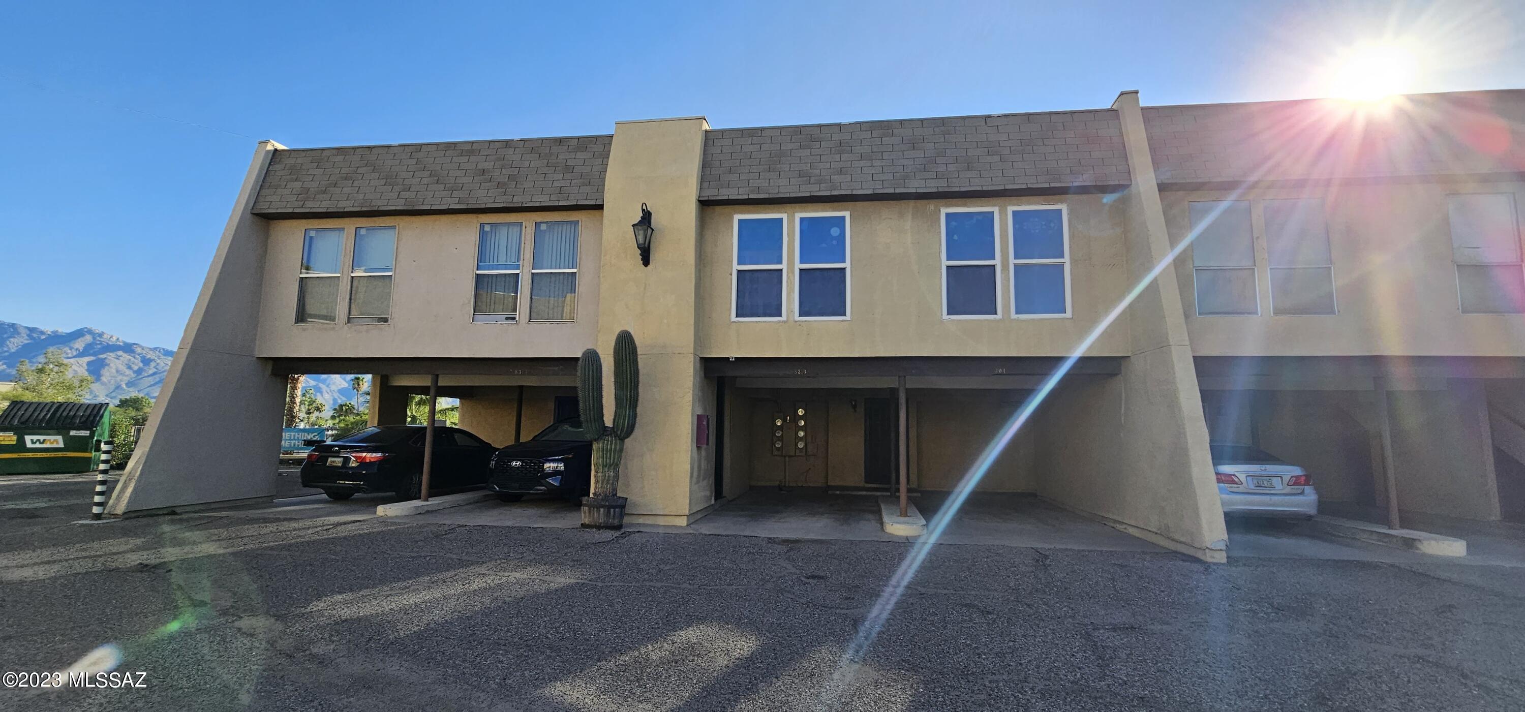 1620 N Wilmot Road Unit: B313