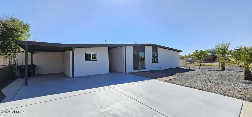 317 W Calle Garcia