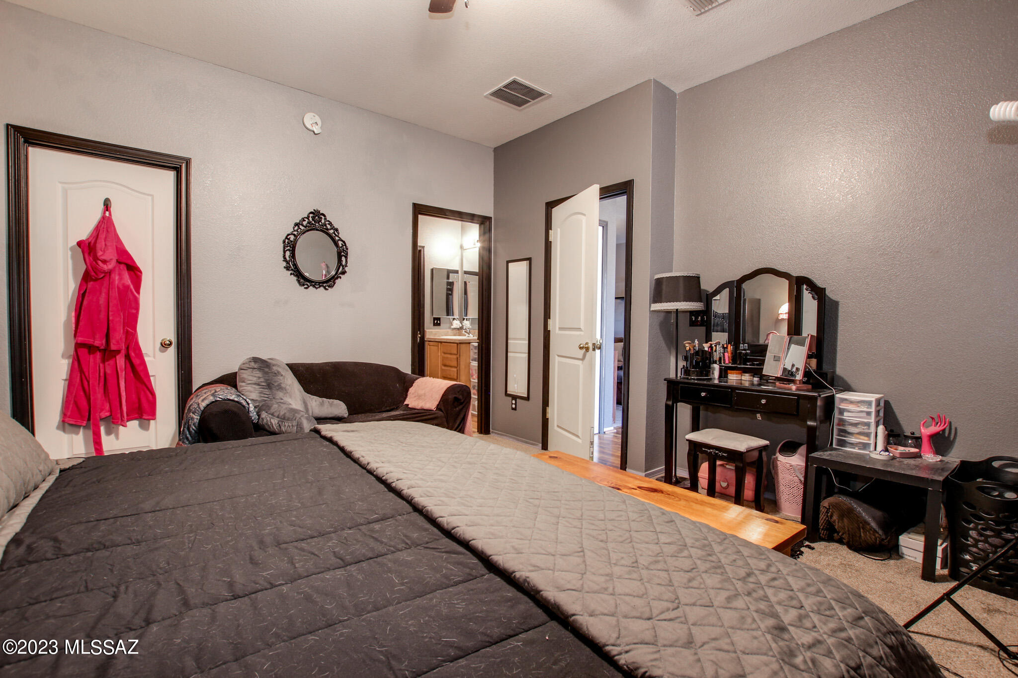 8440 N Placita De Los Laureles