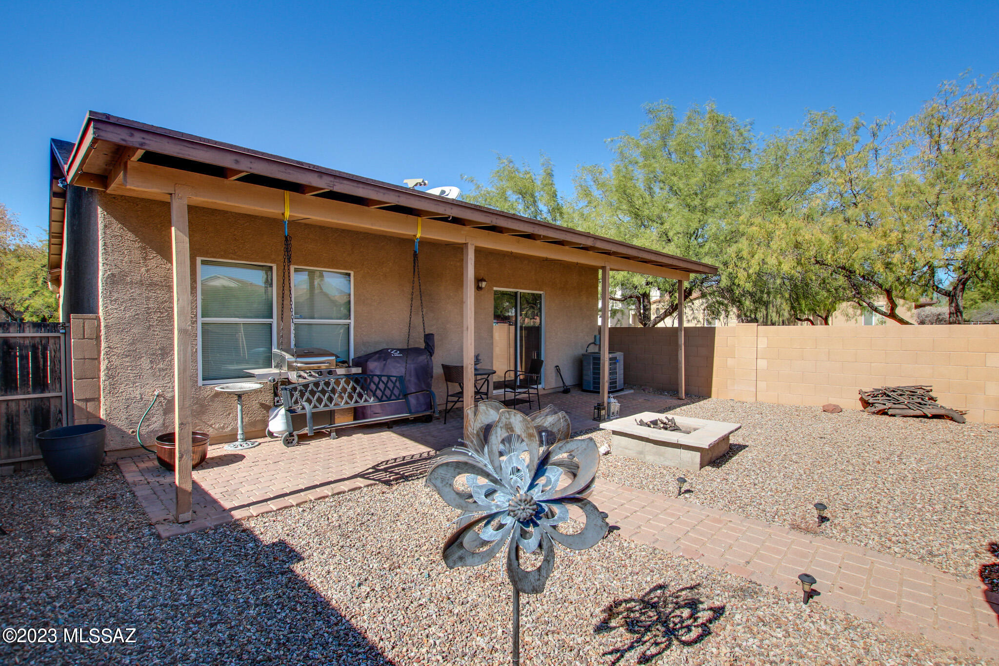 8440 N Placita De Los Laureles