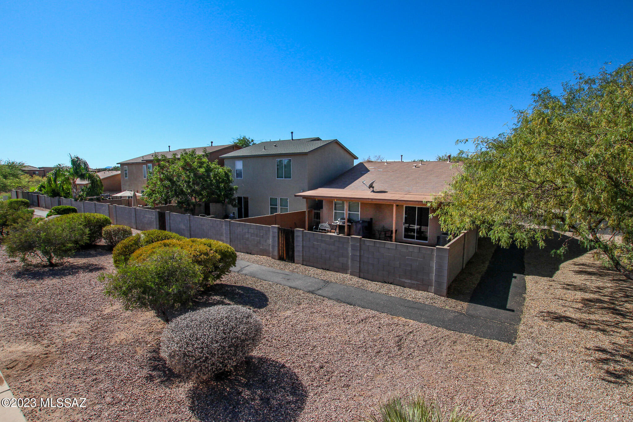 8440 N Placita De Los Laureles