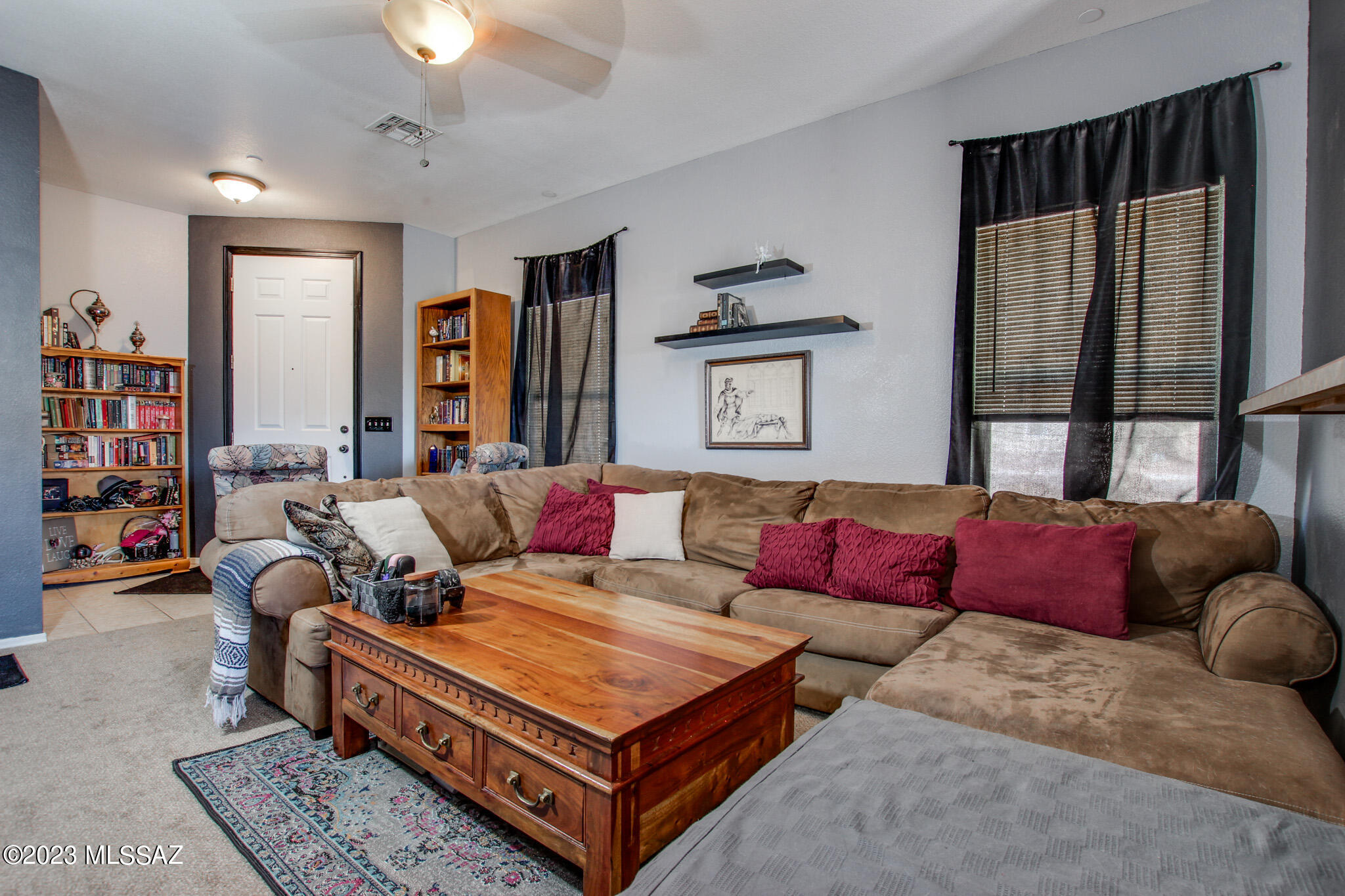 8440 N Placita De Los Laureles