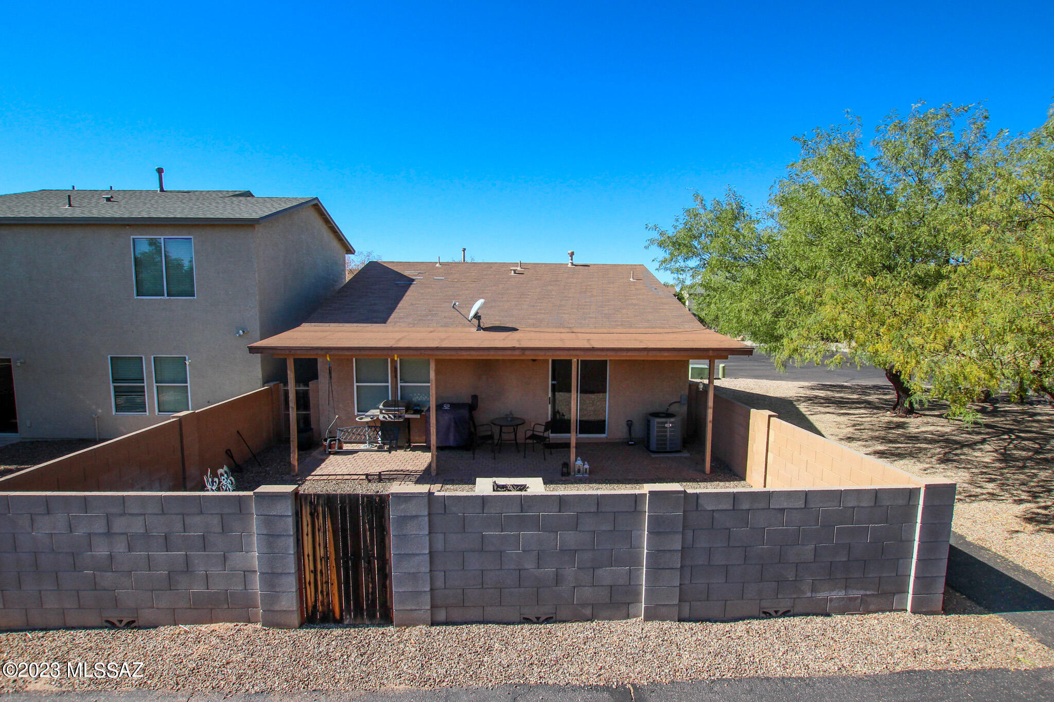 8440 N Placita De Los Laureles